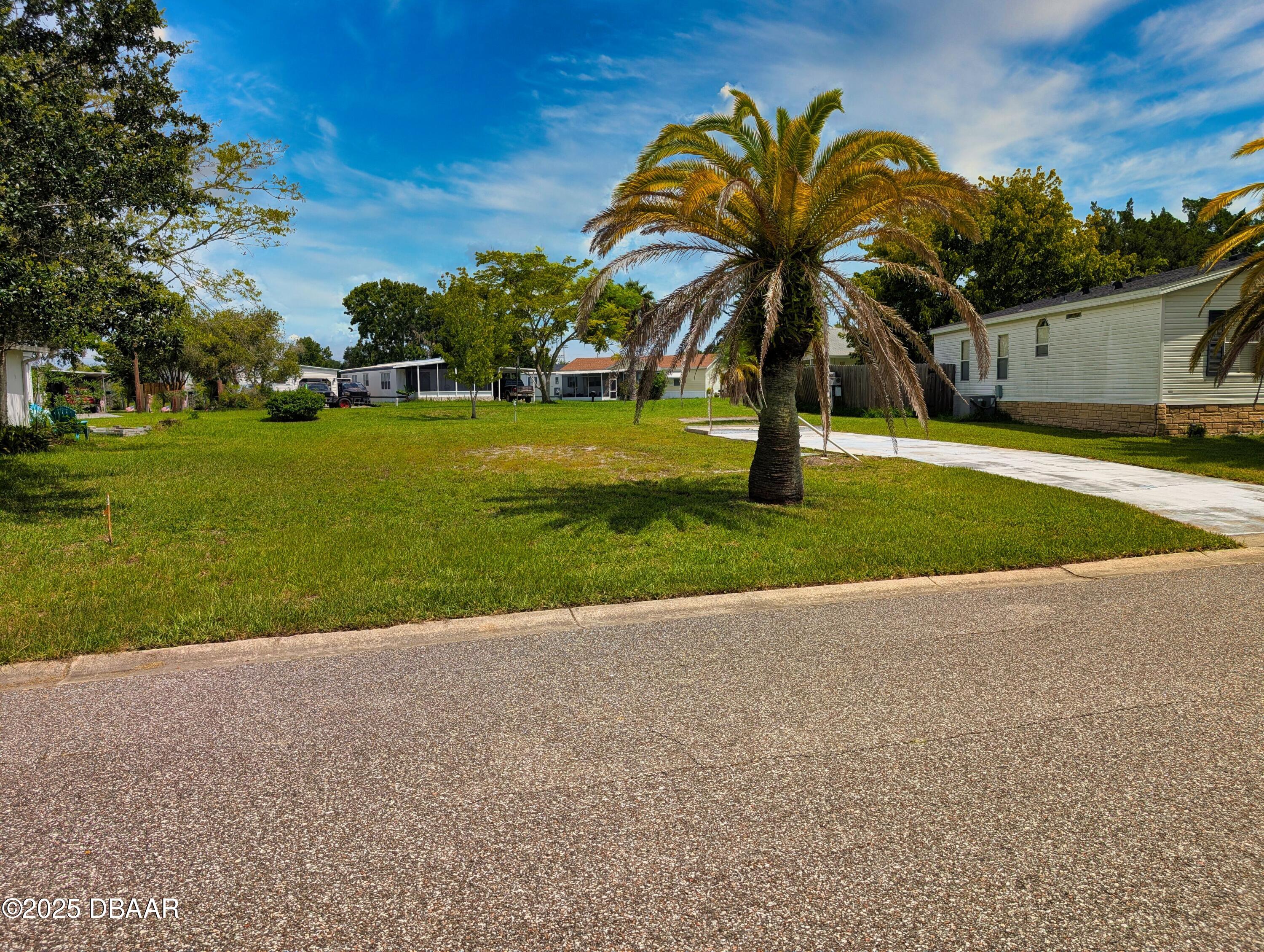 8 Applewood Circle
