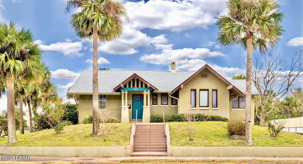 Photo 1 of 78 — 322 Silver Beach Avenue, Daytona Beach, FL 32118