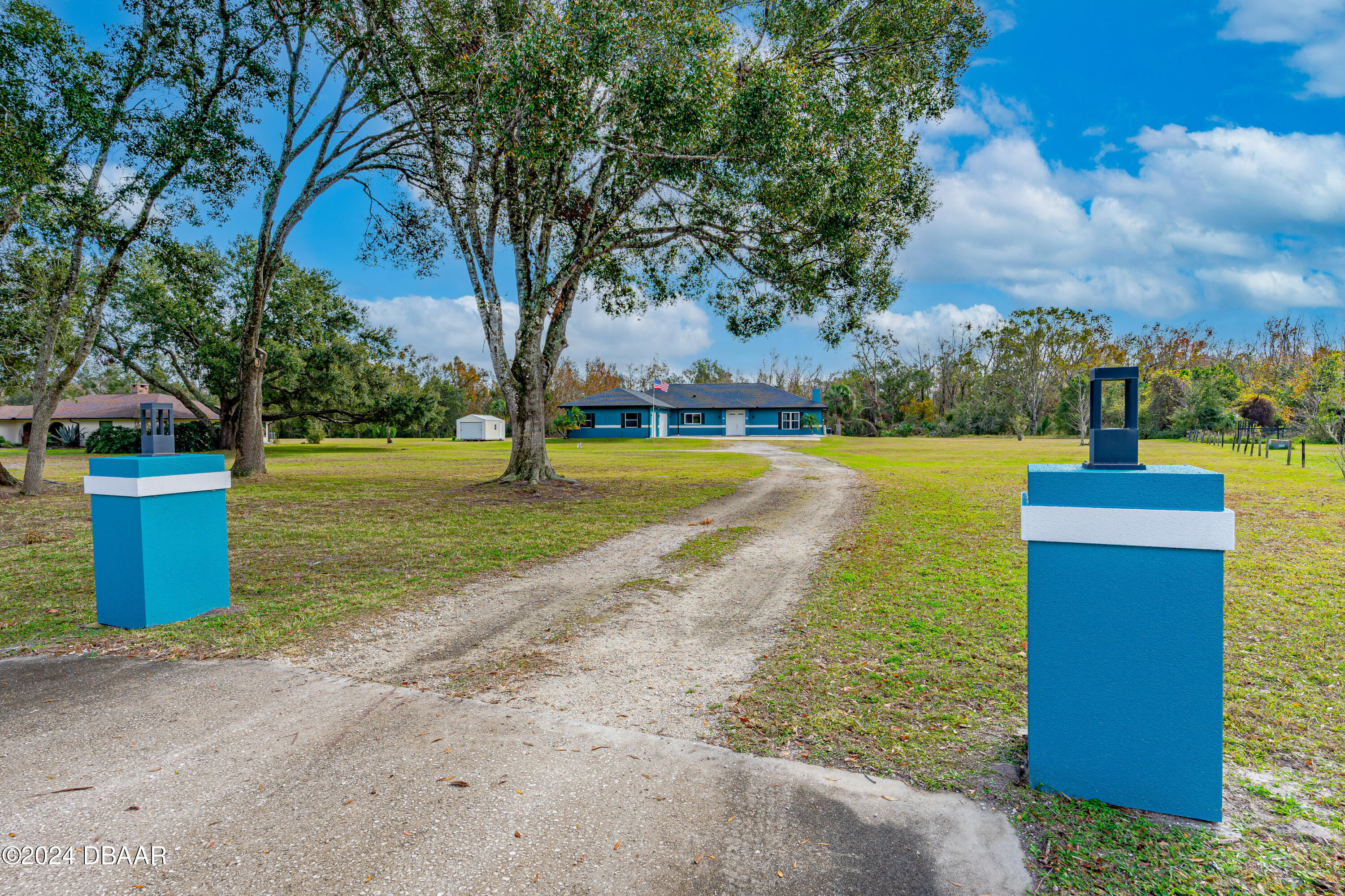 1975 Spruce Creek Circle N N