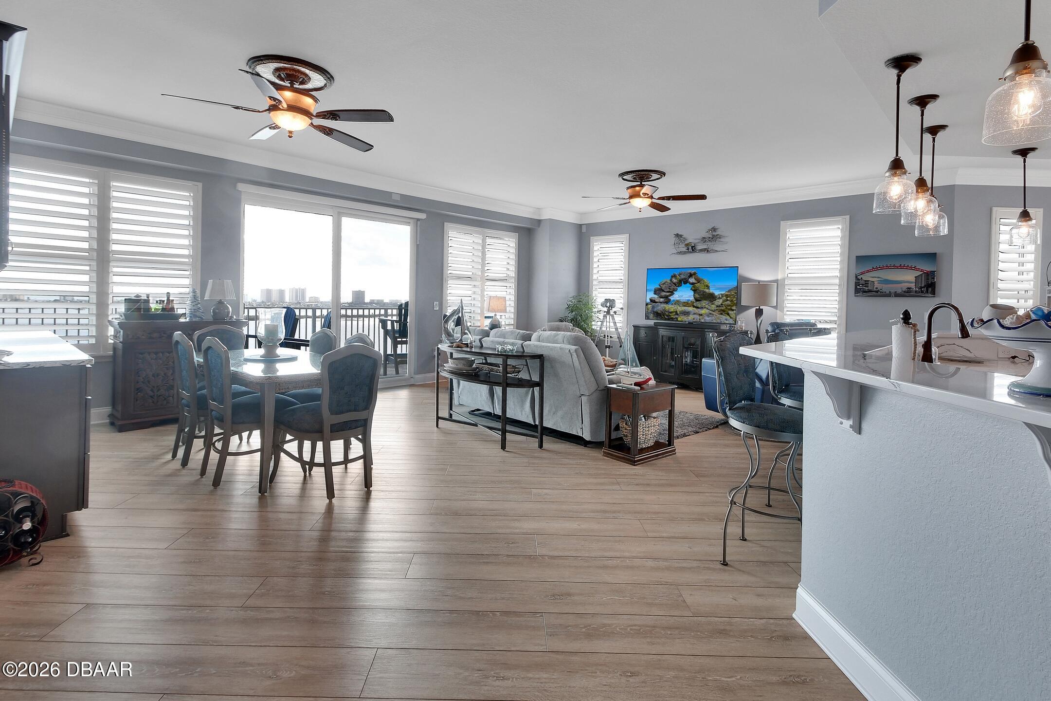 2801 S Ridgewood Avenue