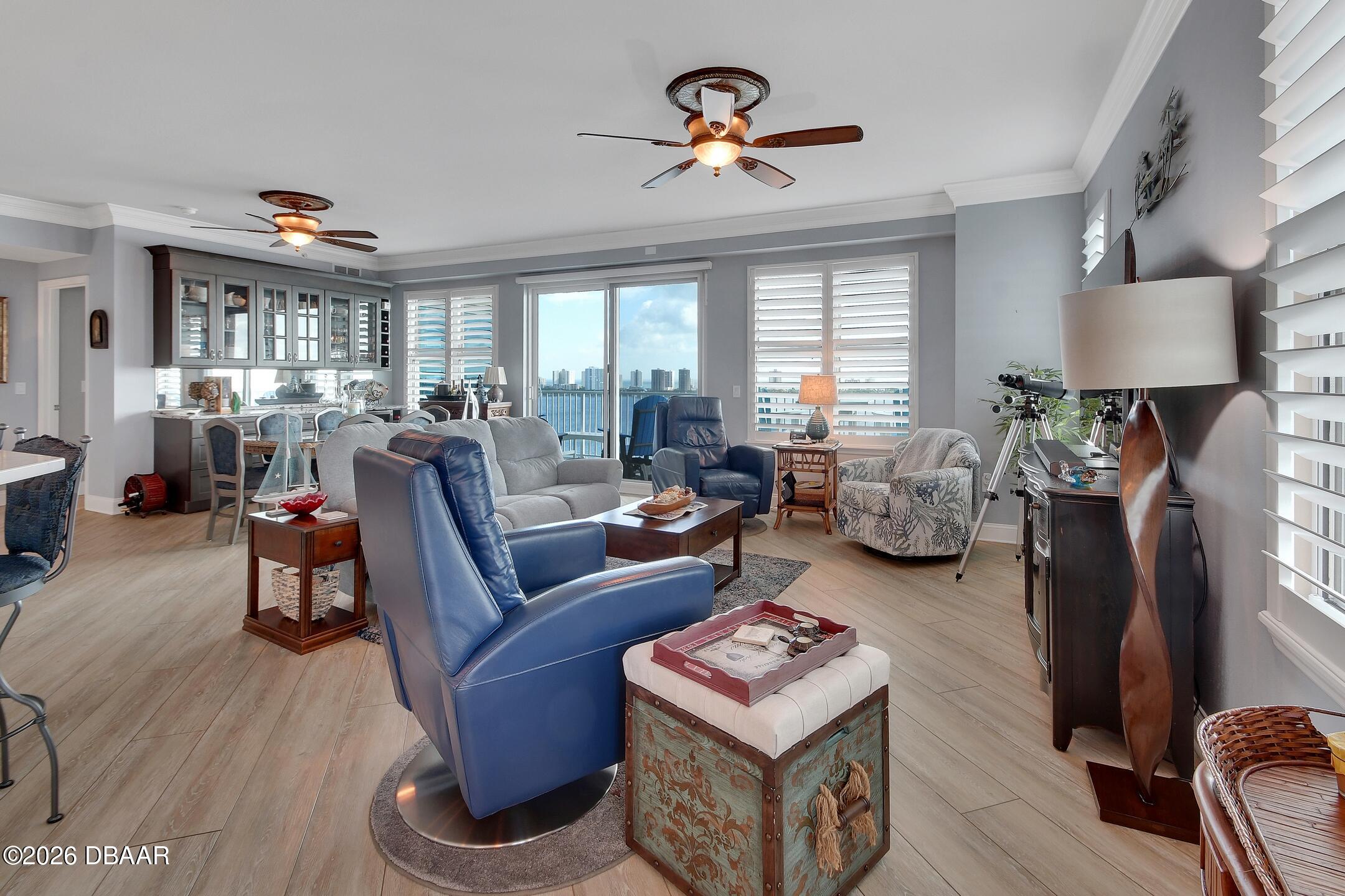 2801 S Ridgewood Avenue