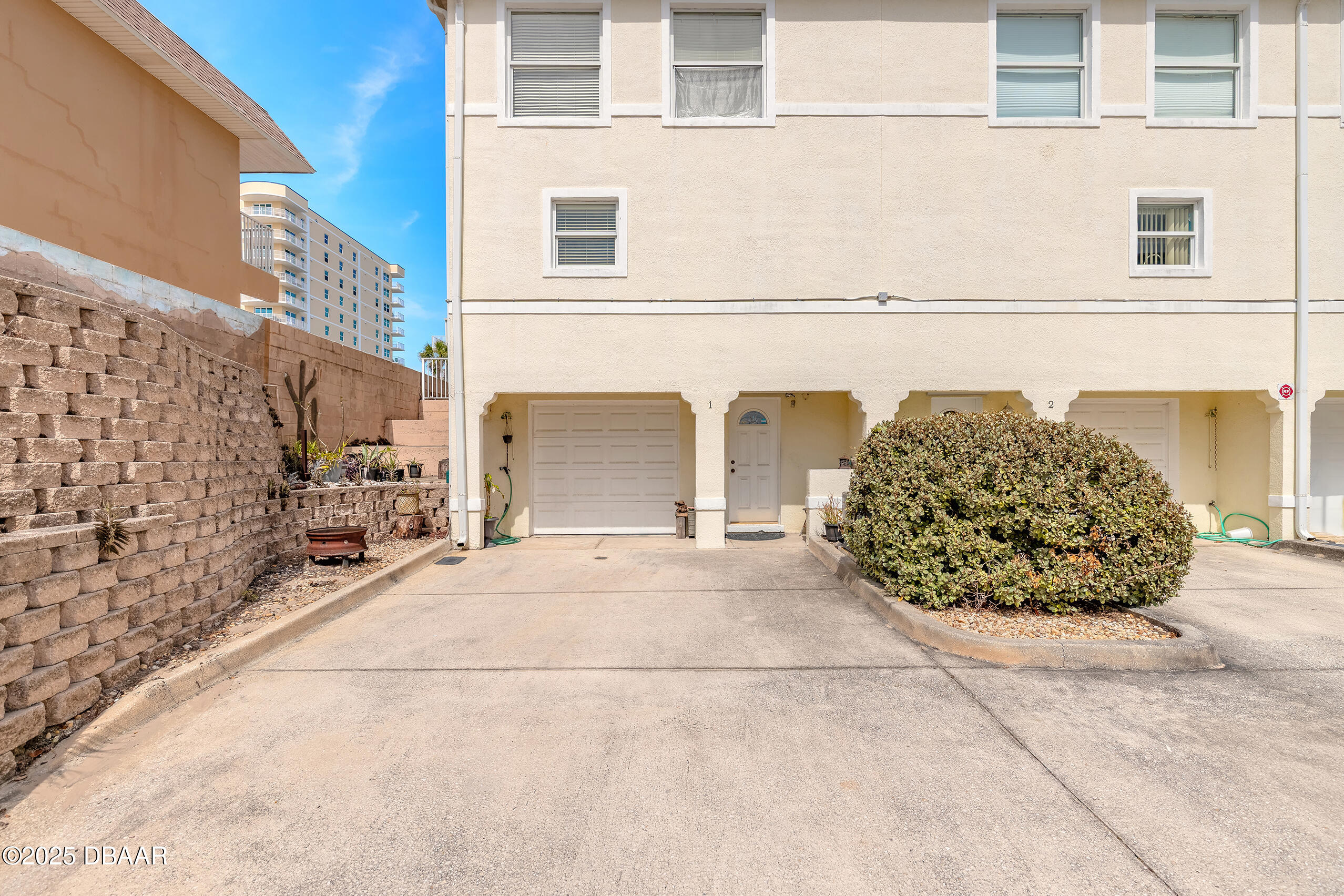 3733 Cardinal Boulevard 1