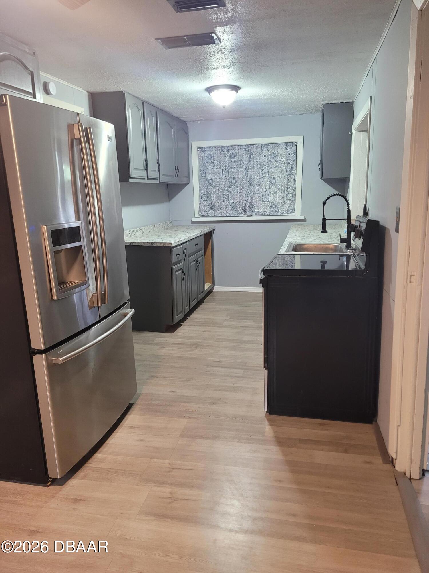 760 Santa Ana Avenue