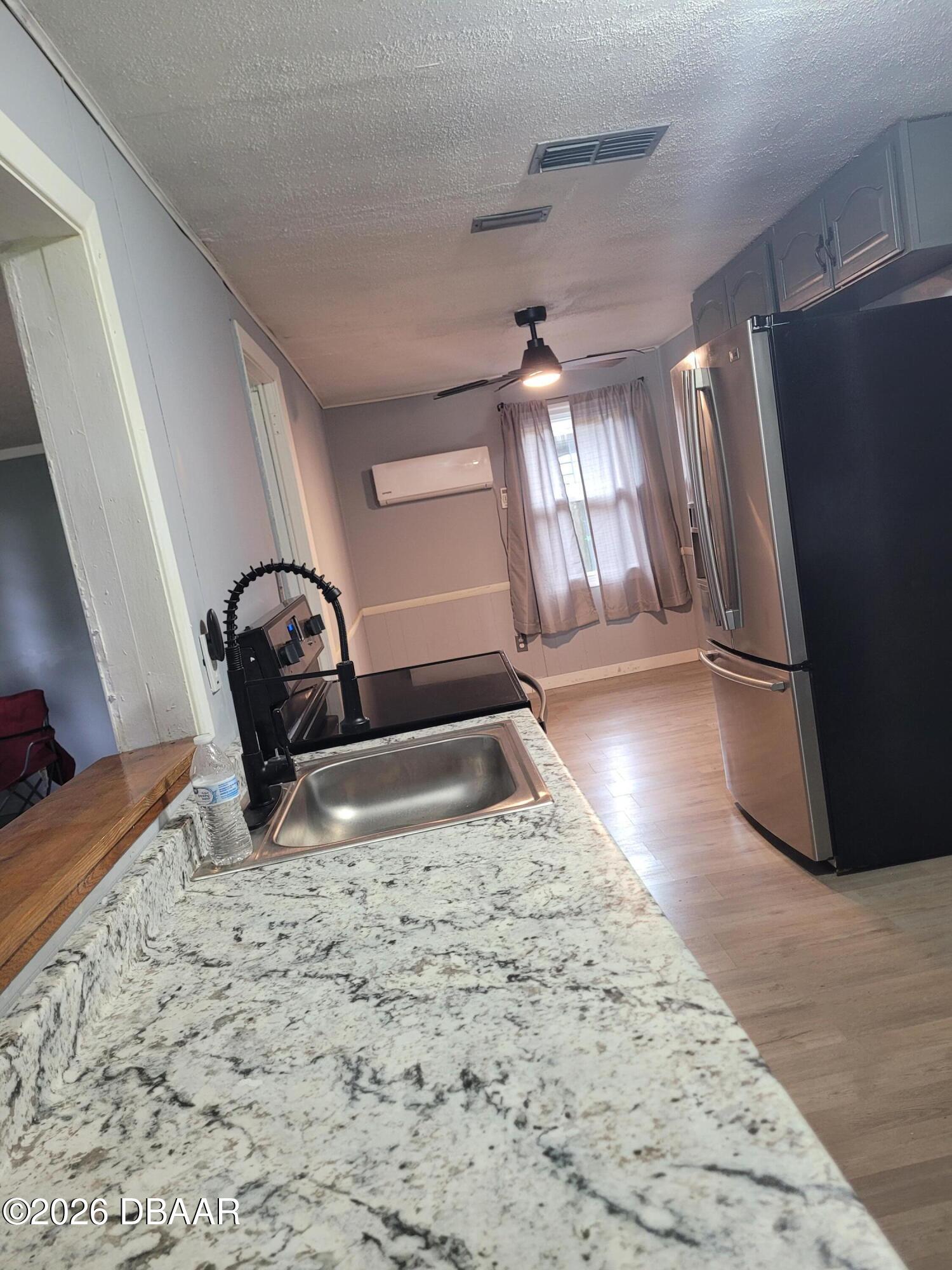 760 Santa Ana Avenue