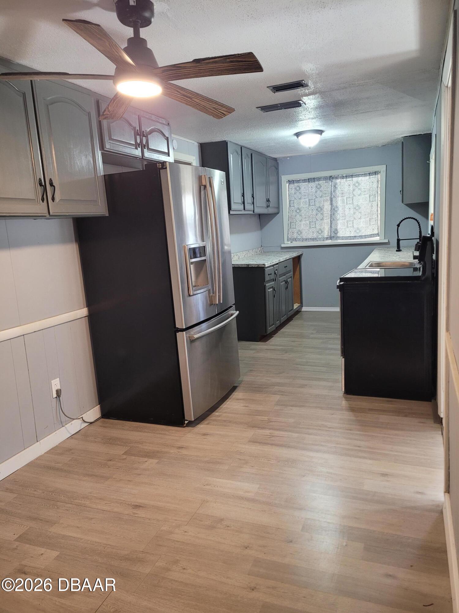 760 Santa Ana Avenue