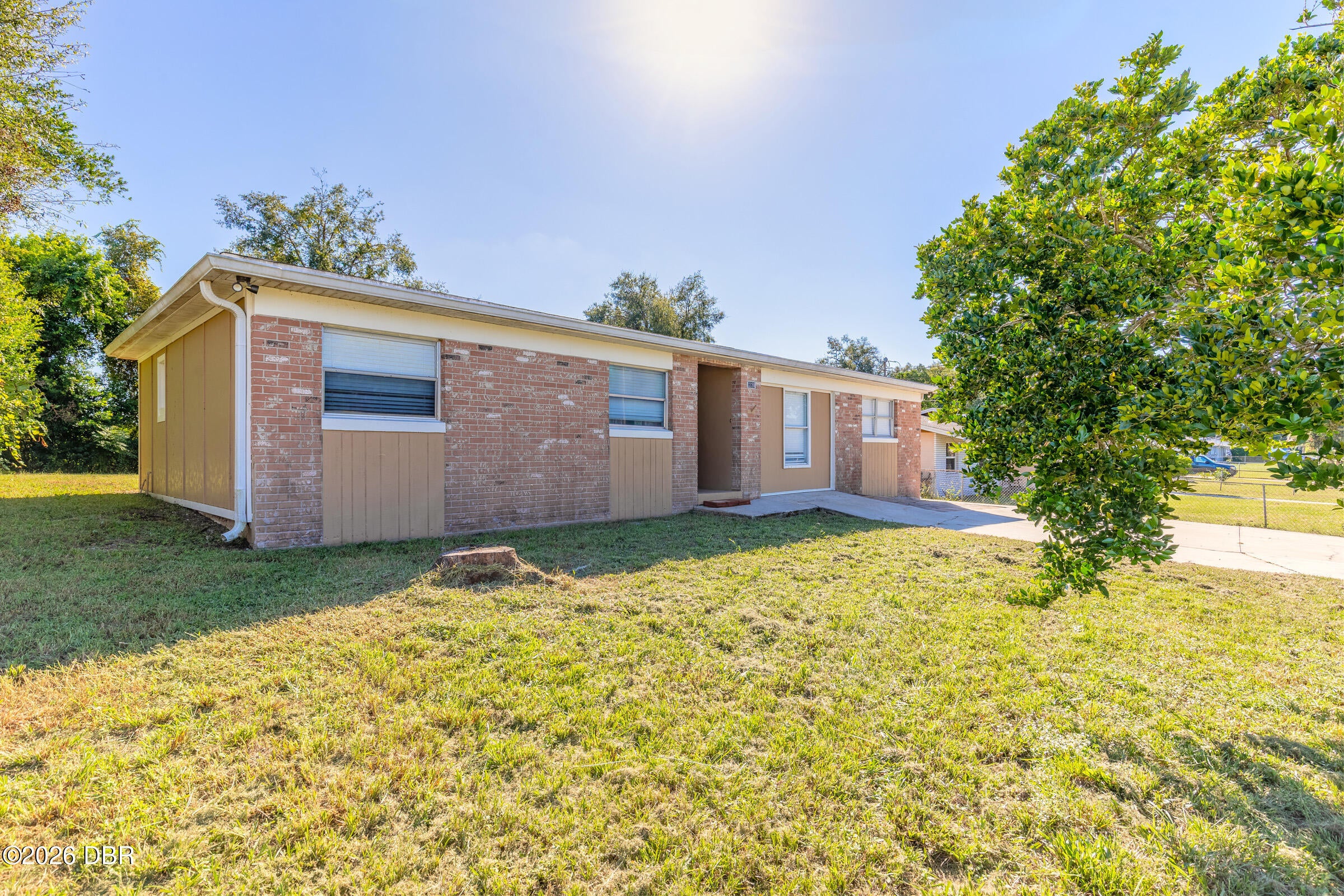 228 E Holly Drive