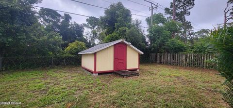 A home in South Daytona