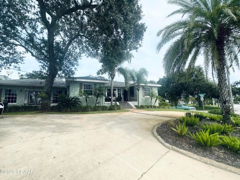 1608 N Halifax Avenue Daytona Beach FL 32118