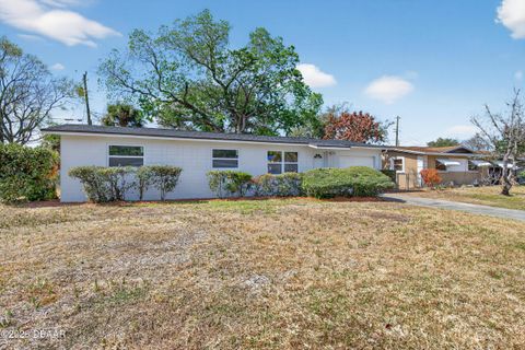 852 White Court Daytona Beach FL 32117