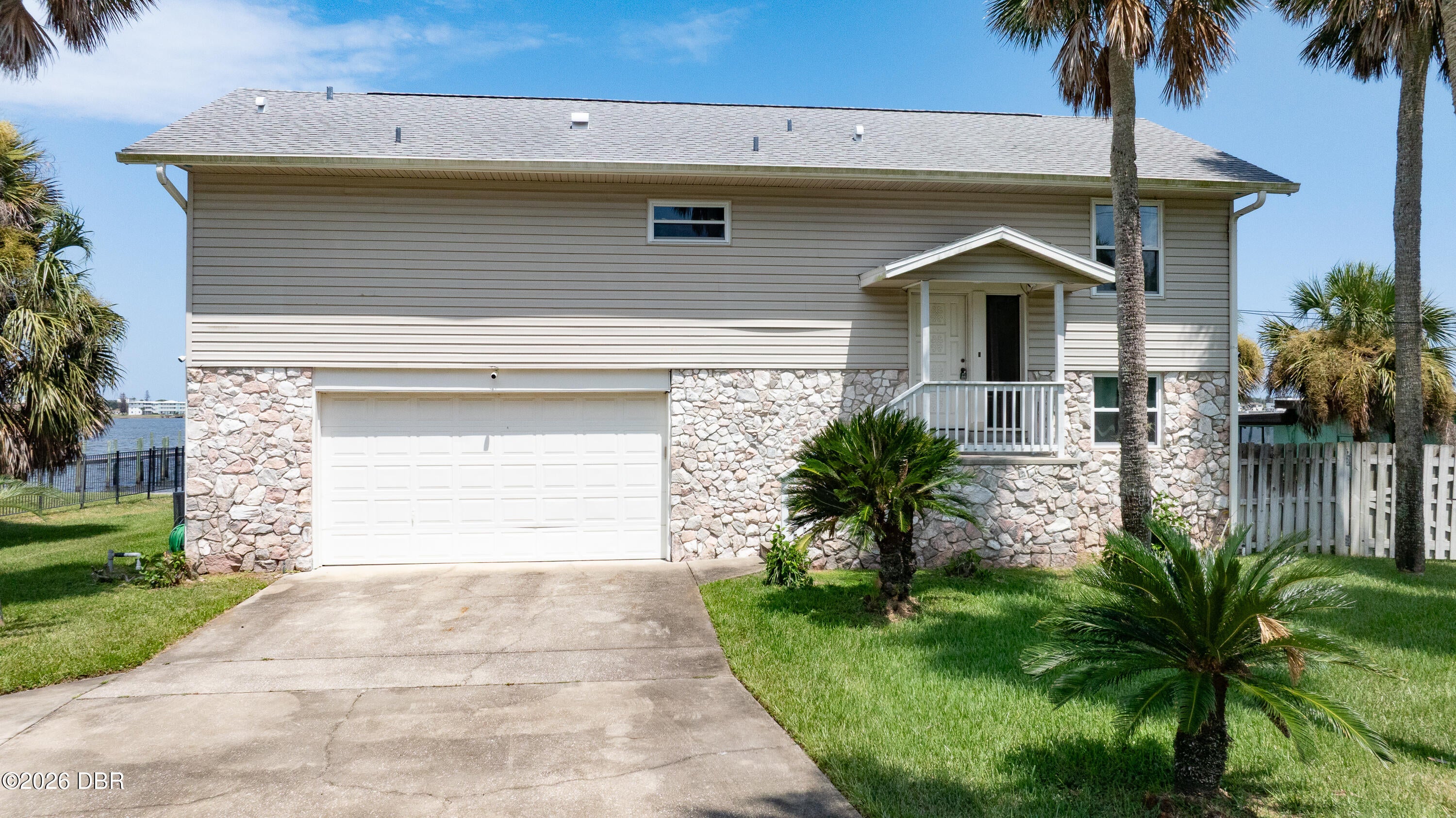 1633 Riverside Drive