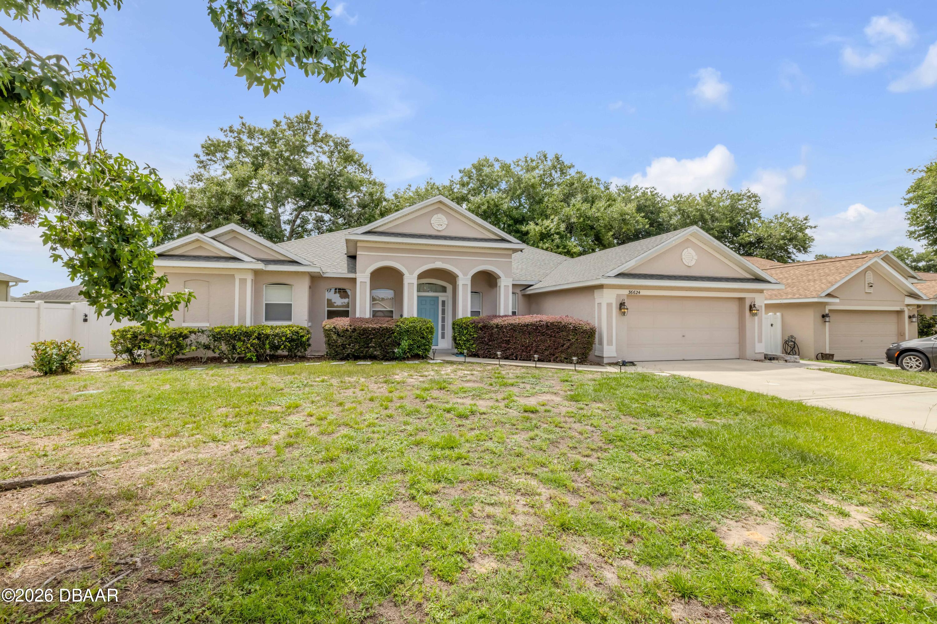 Photo 1 of 48 — 36624 Grand Island Oaks Circle, Grand Island, FL 32735