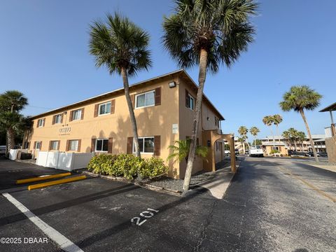 411 N Halifax Avenue 208 Daytona Beach FL 32118
