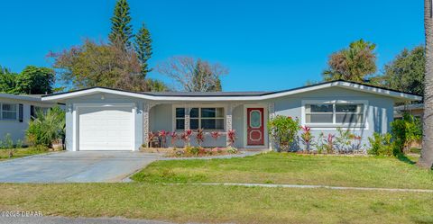 417 Manhattan Avenue Daytona Beach FL 32118