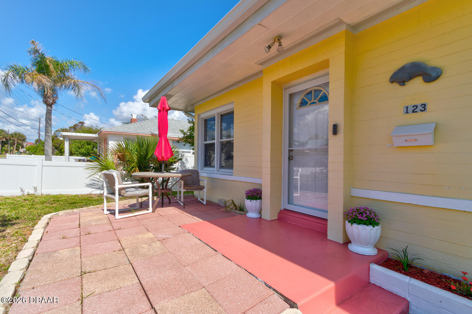 123 Rosalyn Avenue