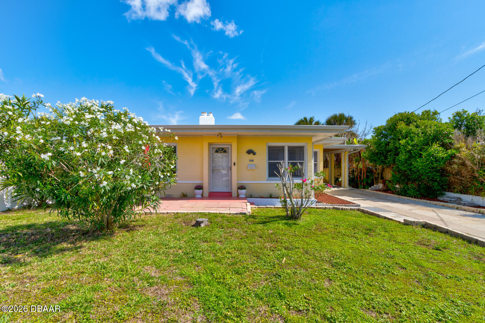 123 Rosalyn Avenue