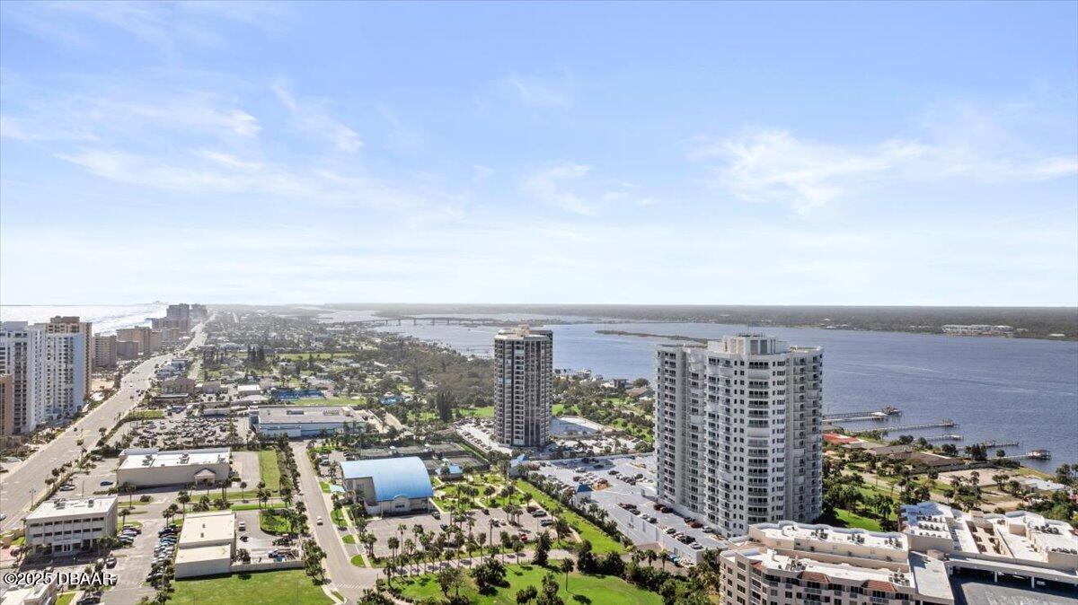 2 Oceans West Boulevard 703