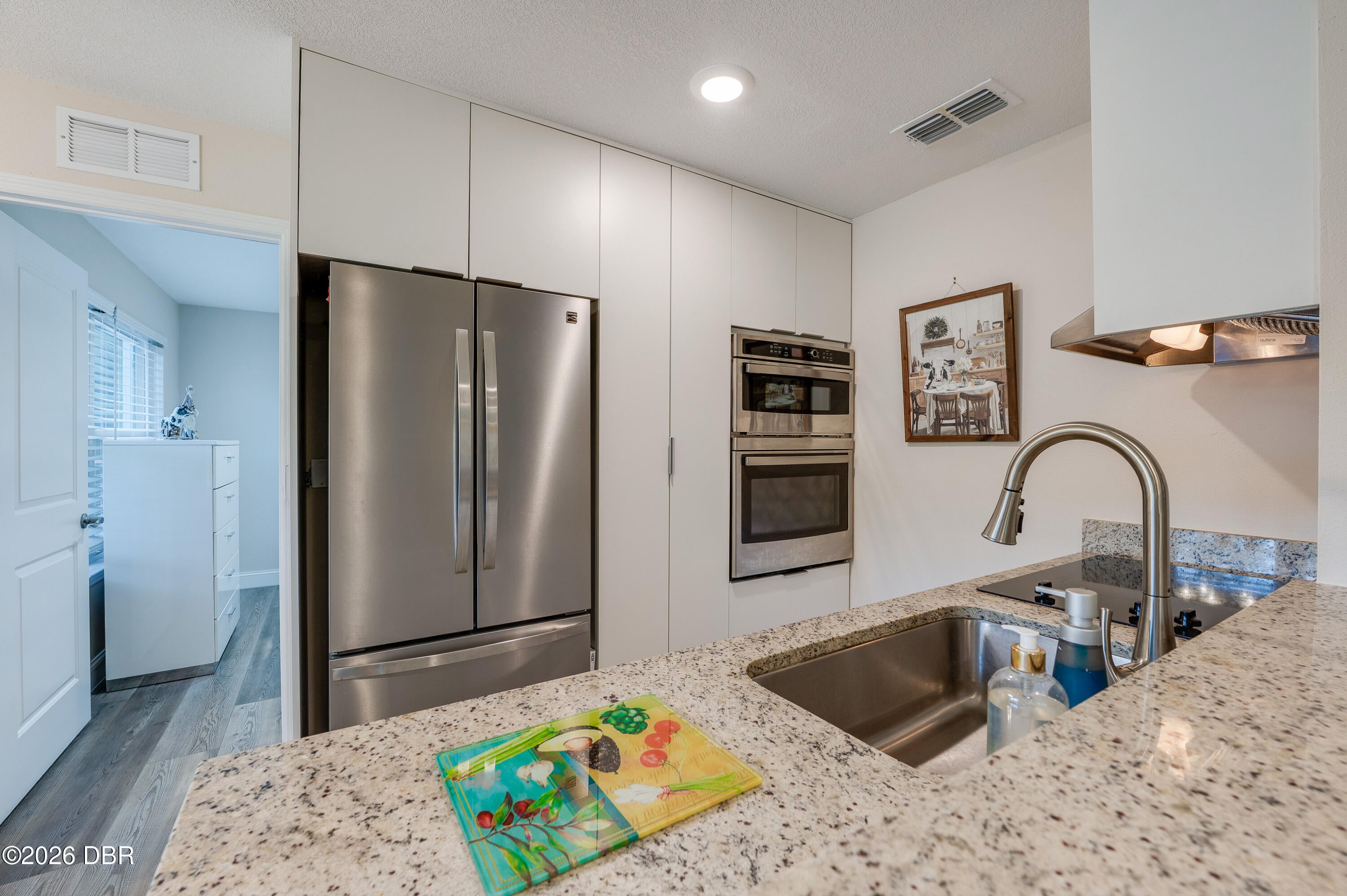 2592 Grassy Point Drive