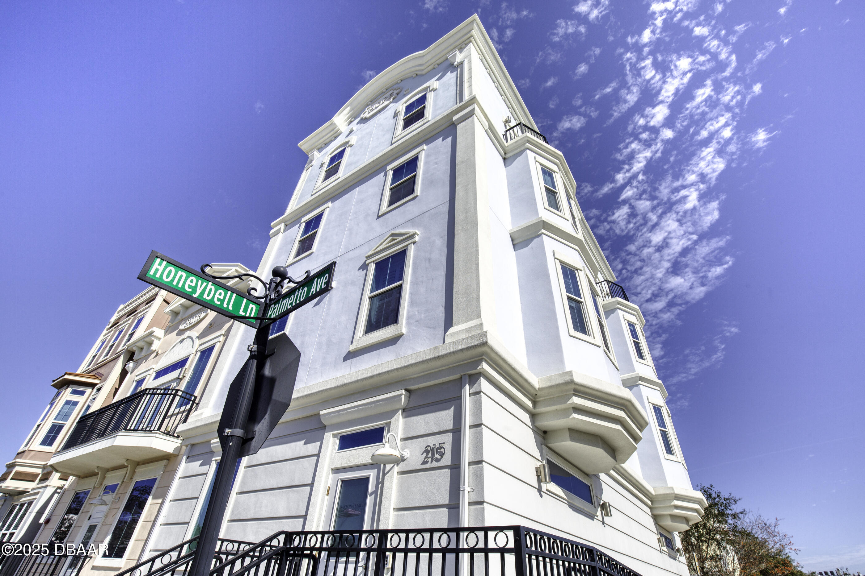 215 S Palmetto Avenue
