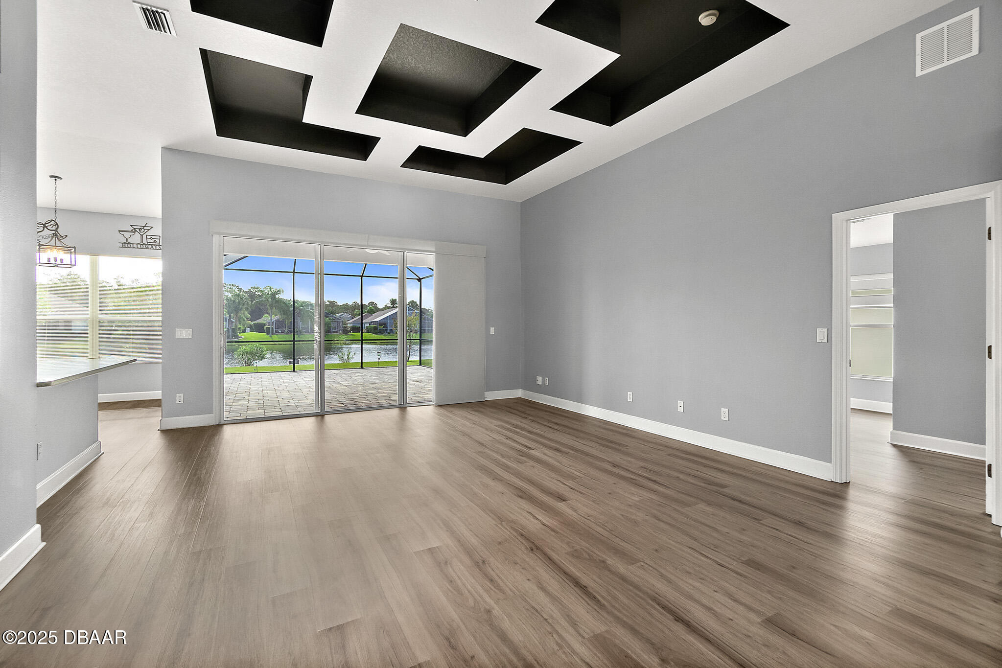 1245 Hampstead Lane