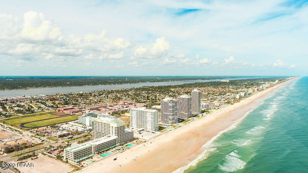 2700 N Atlantic Avenue