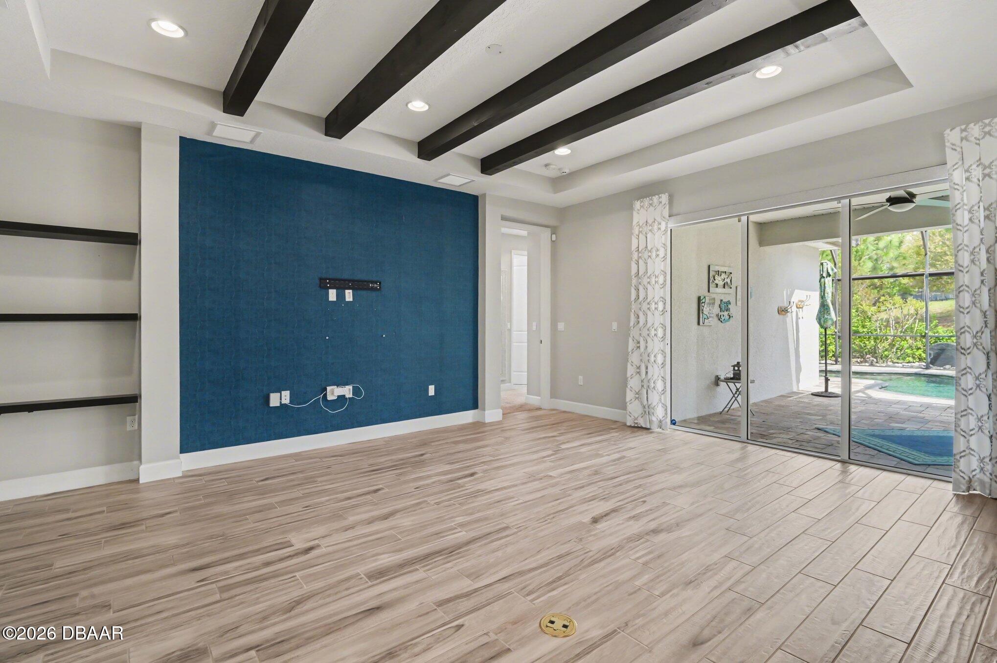 1011 Victoria Hills Drive S