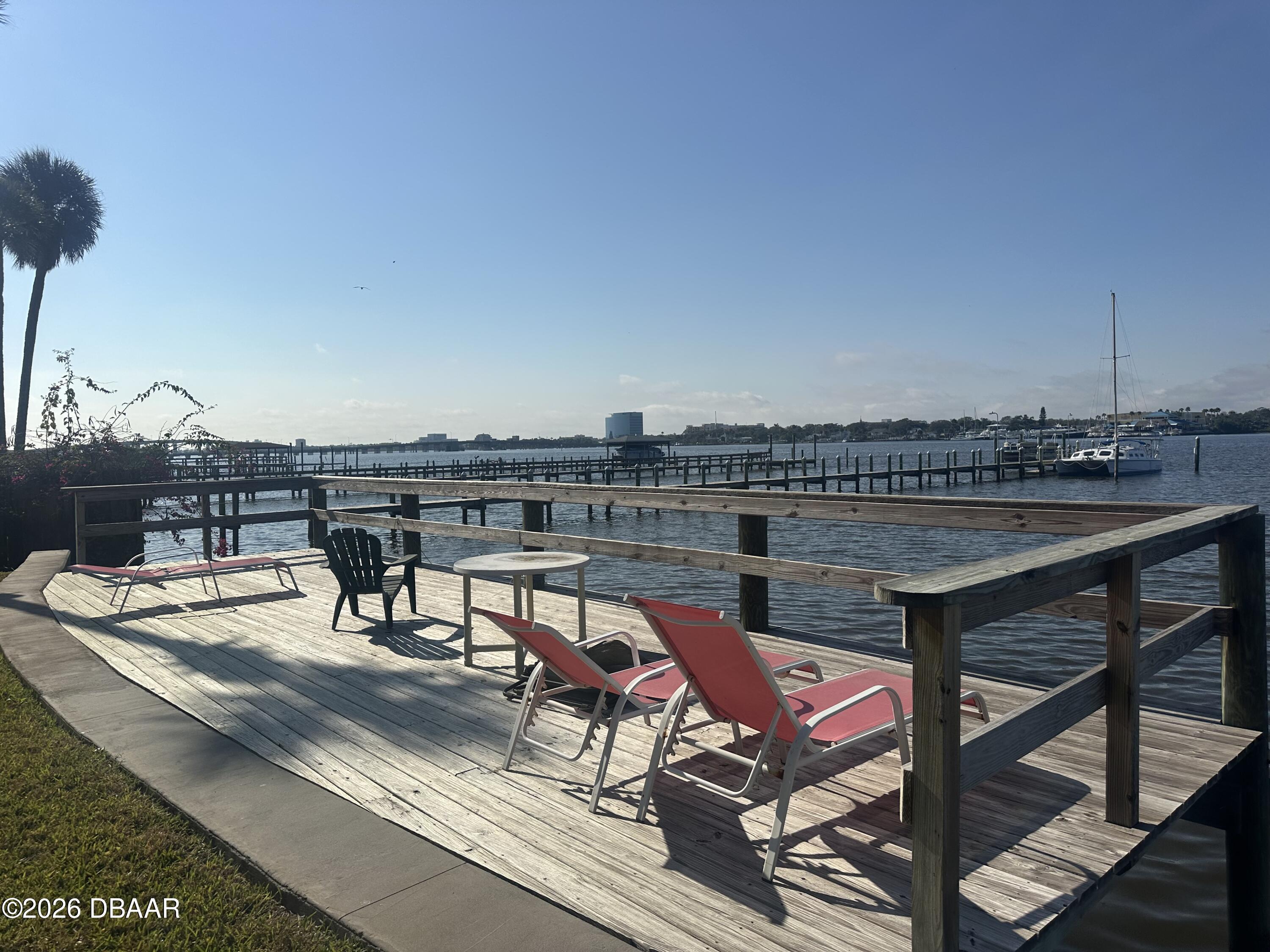 405 N Halifax Avenue