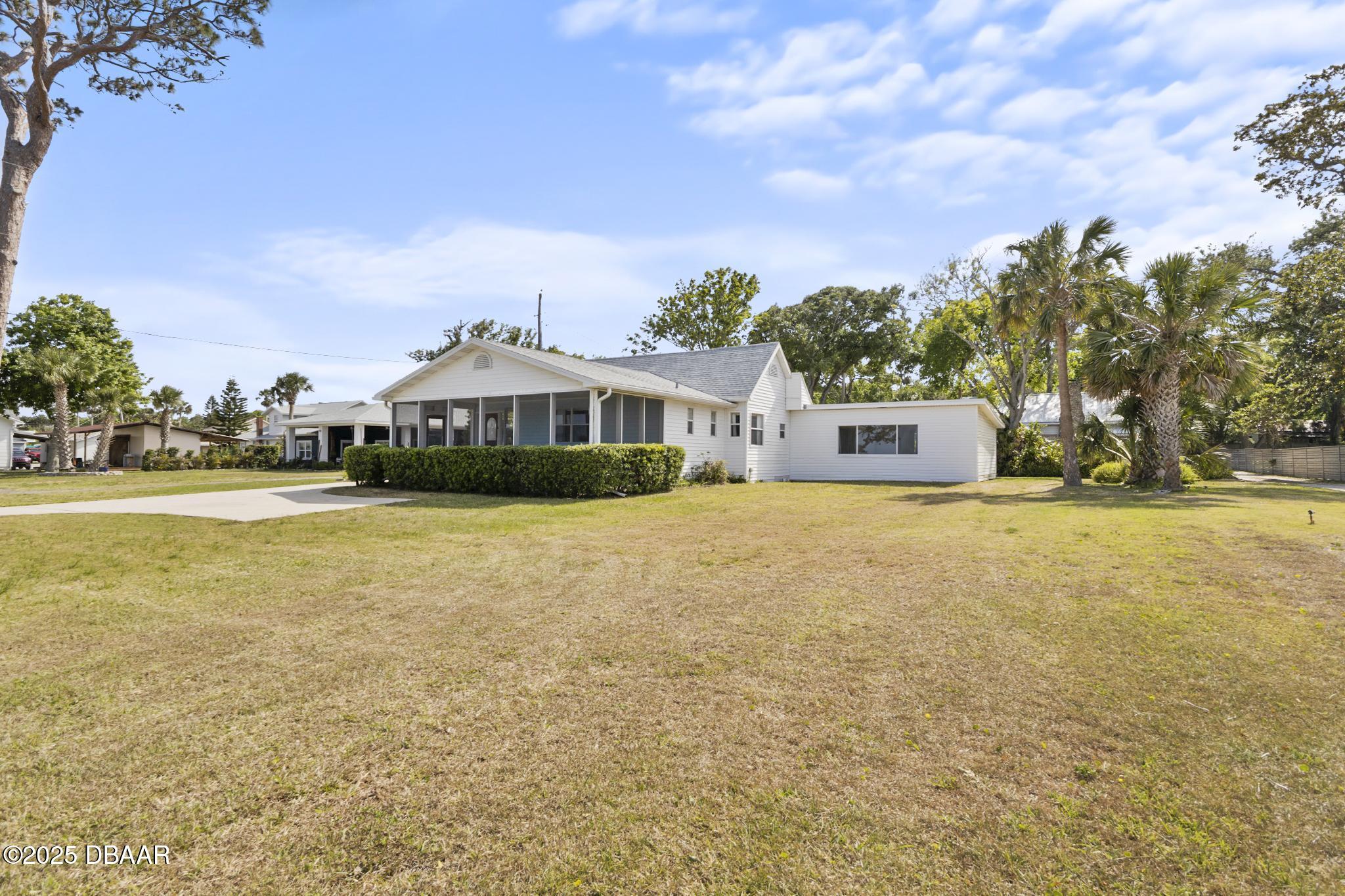 716 RIVERSIDE Drive