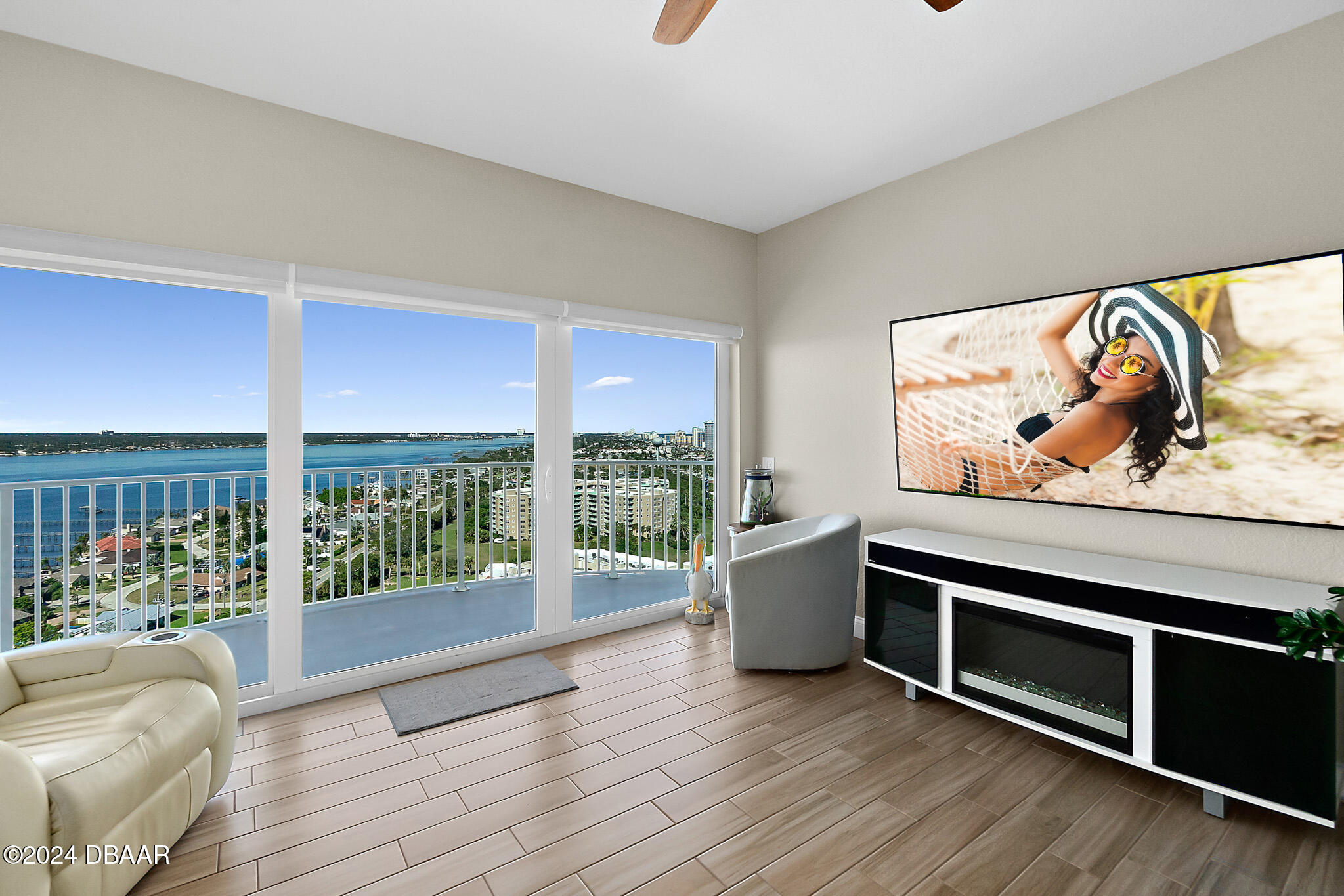 2 Oceans West Boulevard