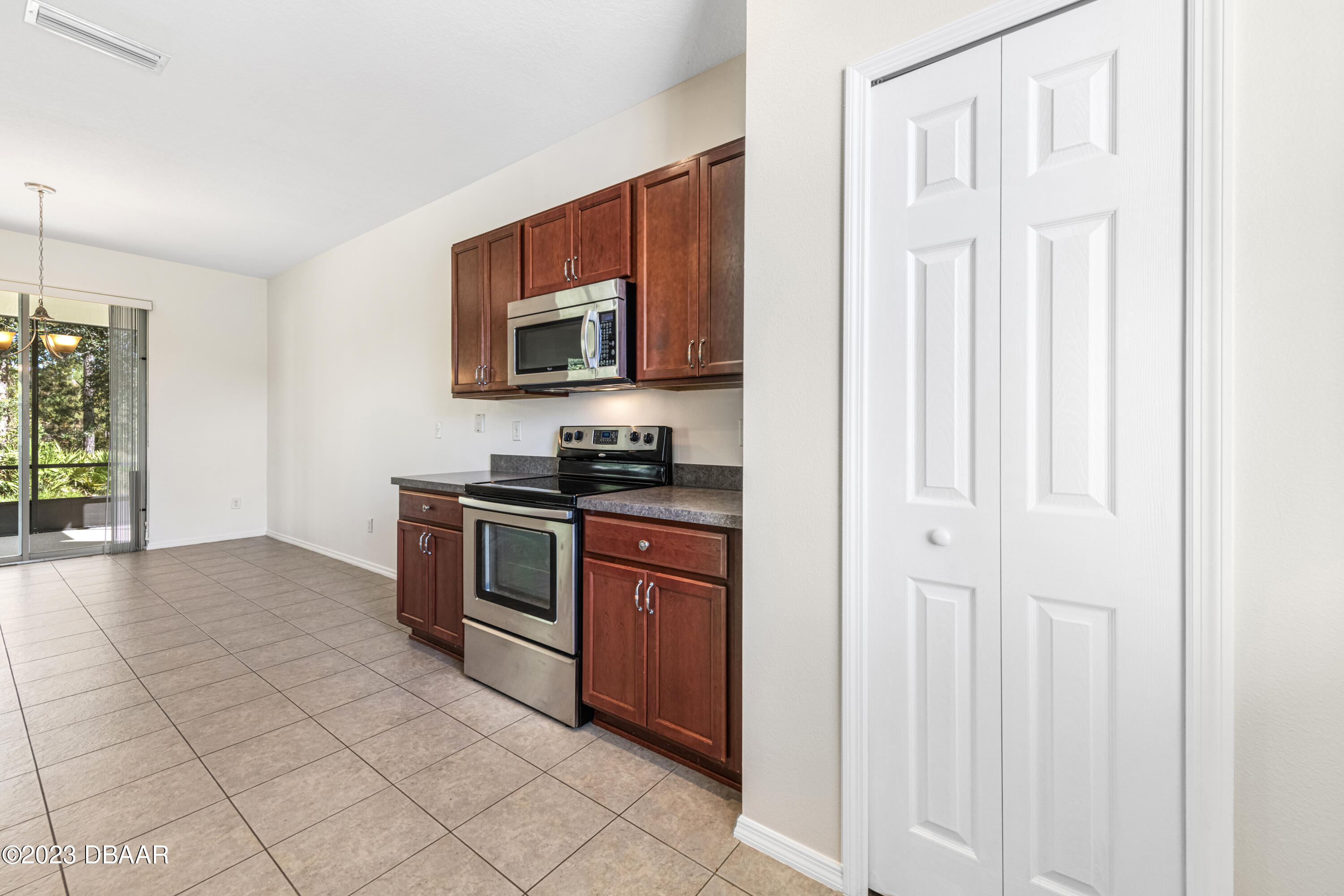 Daytona Beach, Florida 32124, United States, 3 Bedrooms Bedrooms, ,3 BathroomsBathrooms,Residential,Active,69497