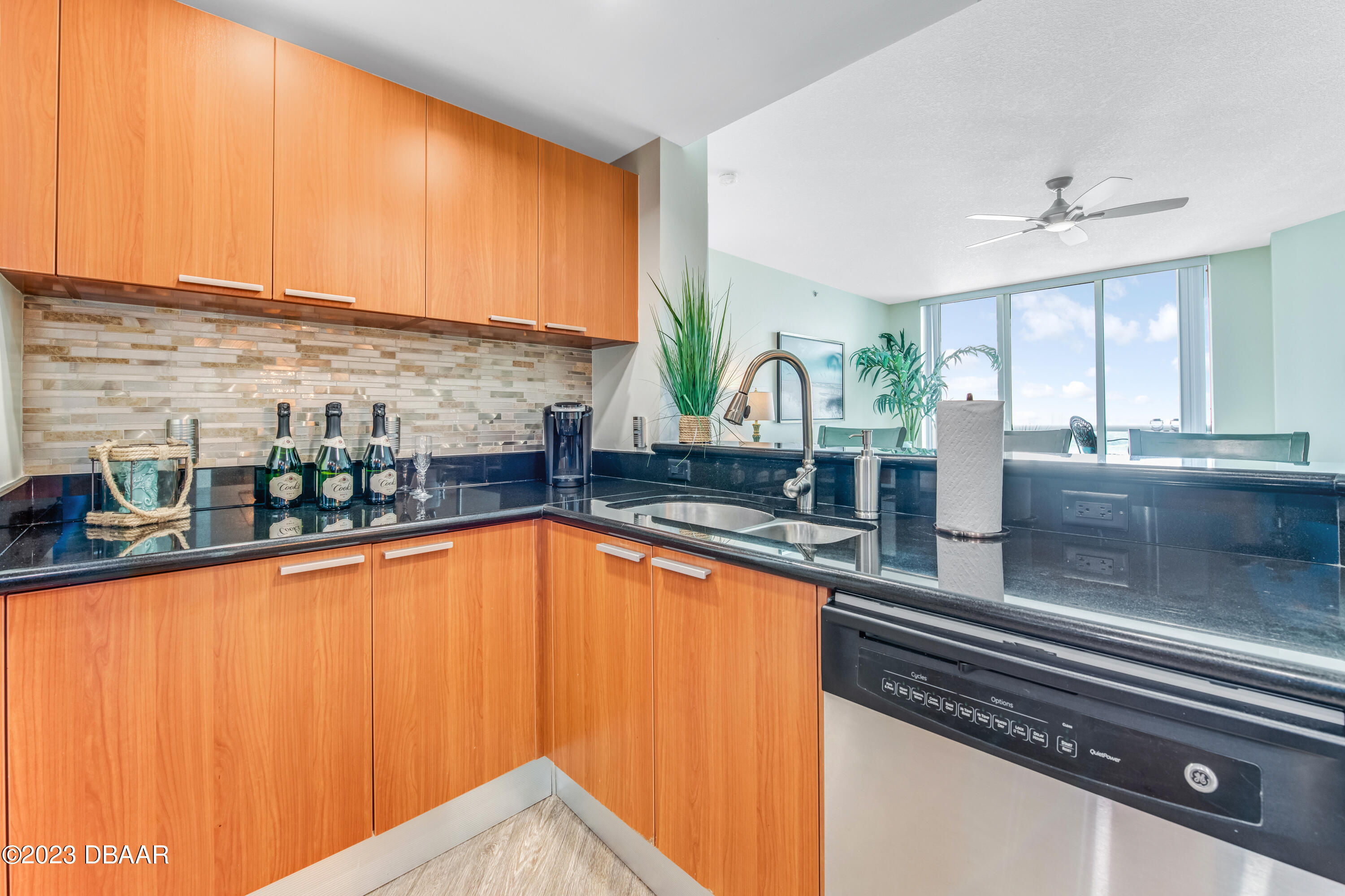 231 Riverside Drive 1806