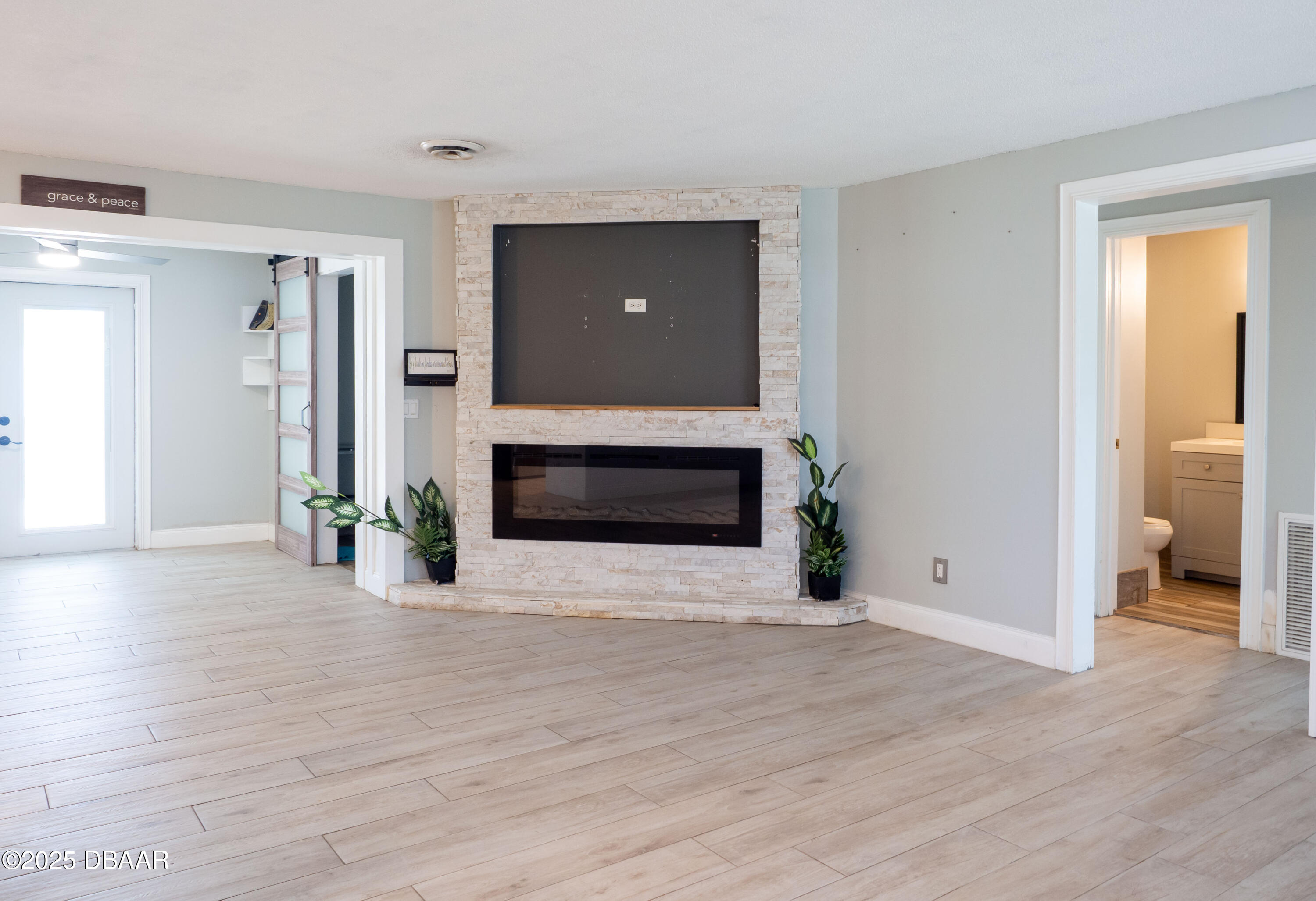 1735 S Palmetto Avenue