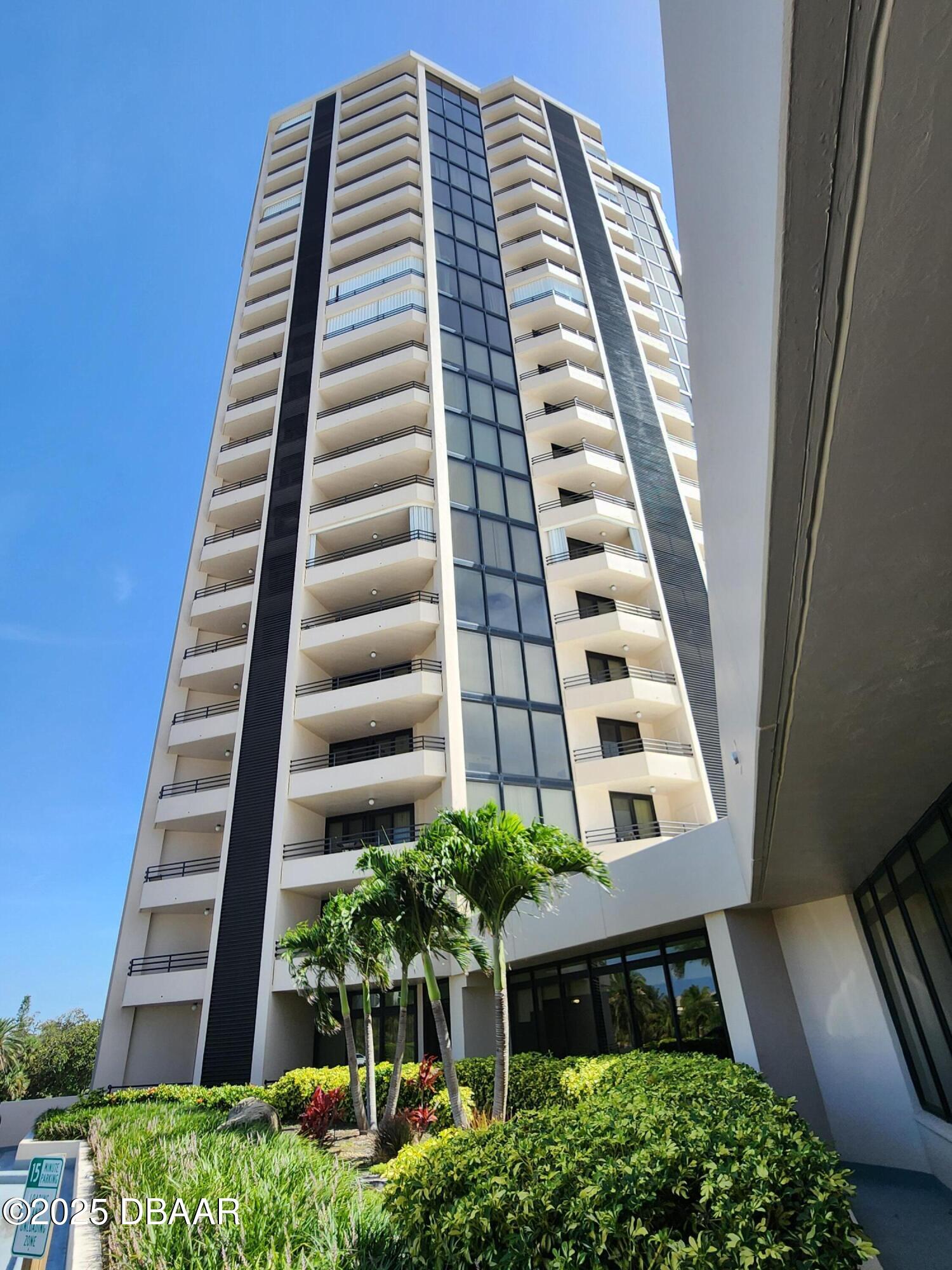 1 Oceans West Boulevard 2B1