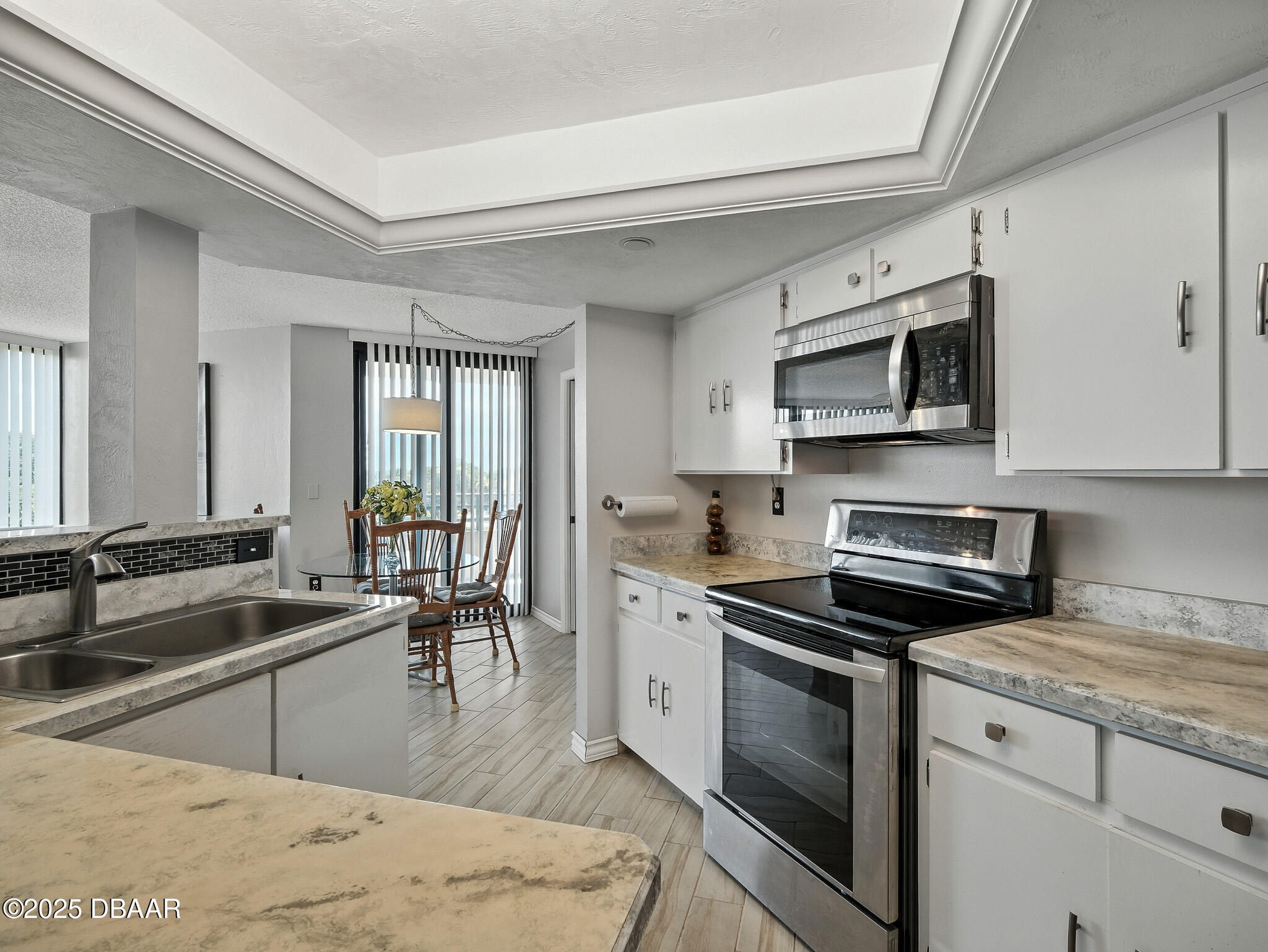 1 Oceans West Boulevard 2B1