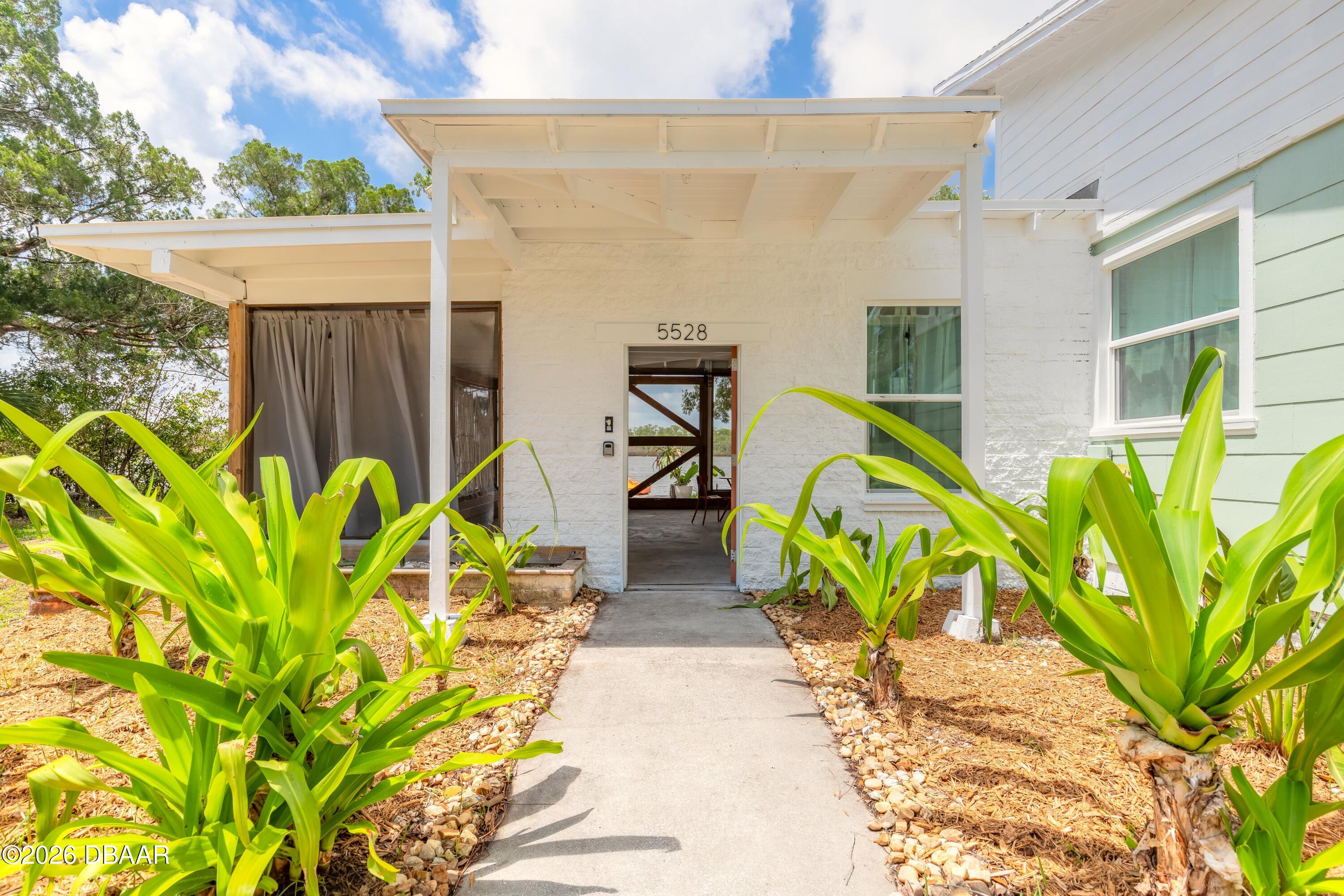 5528 W Bayshore Drive