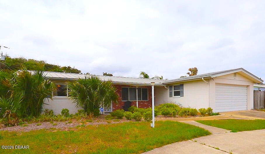 3011 N Oleander Avenue