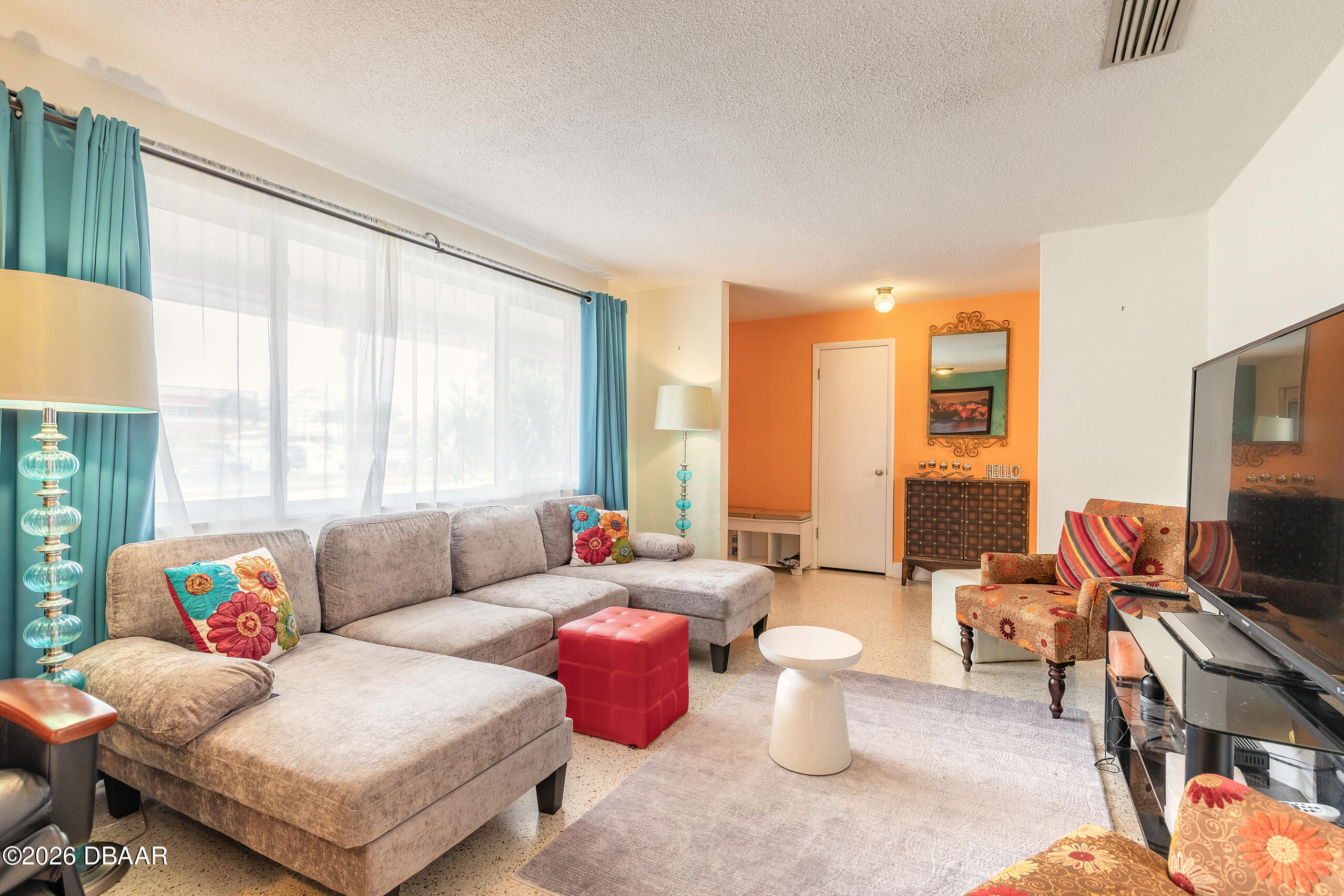 3011 N Oleander Avenue