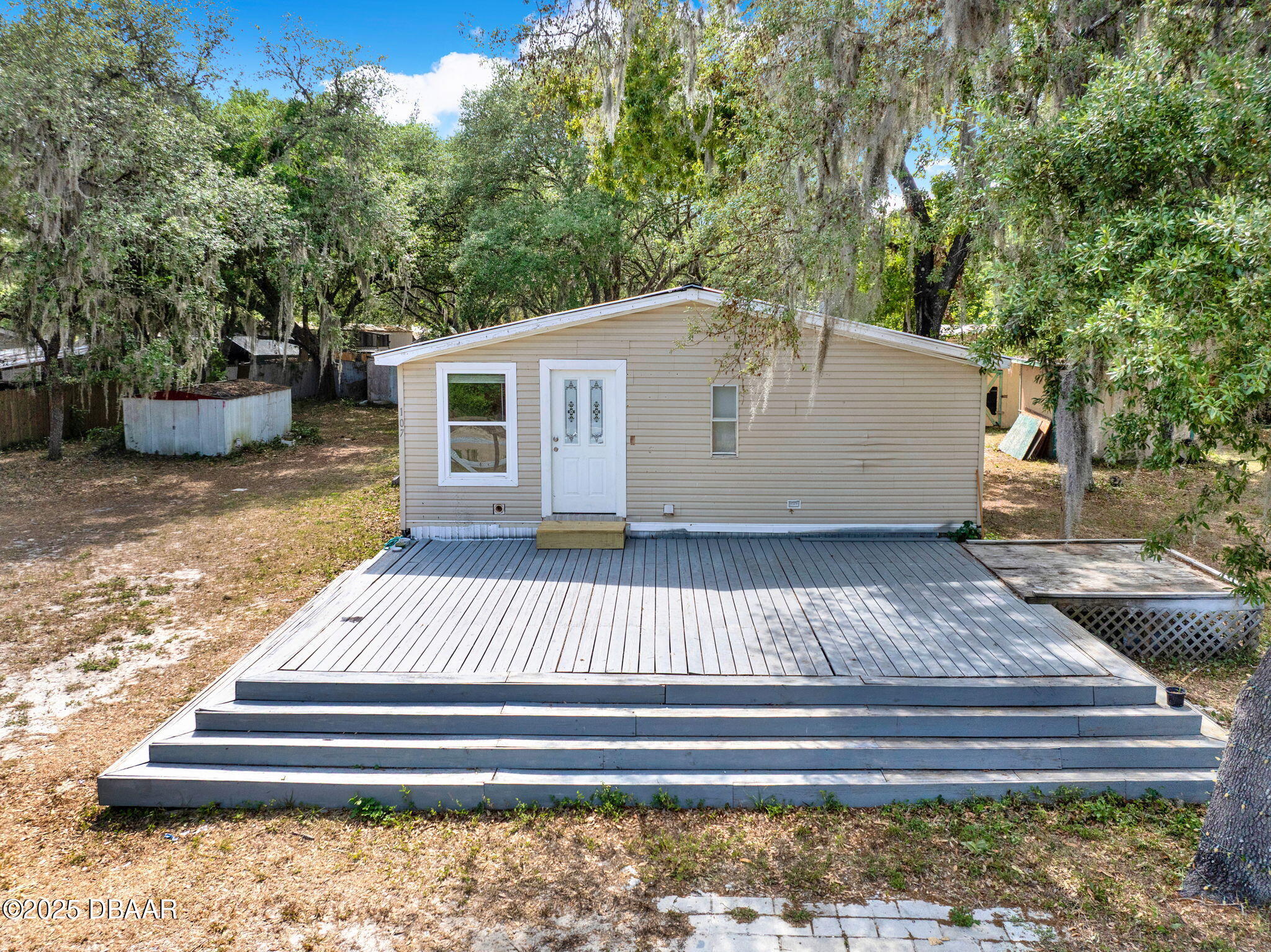 107 Riverside Trail