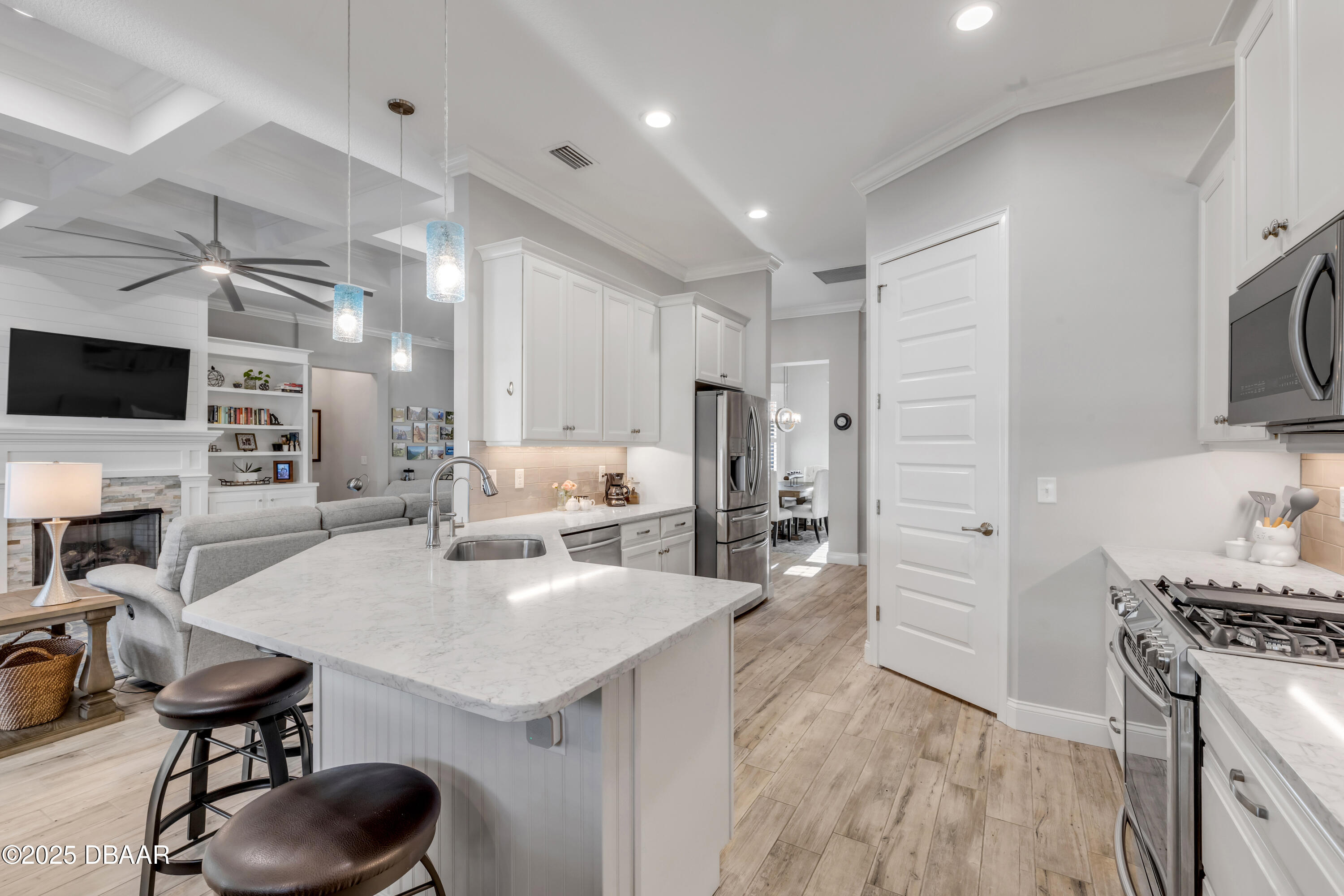 4607 S Atlantic Avenue