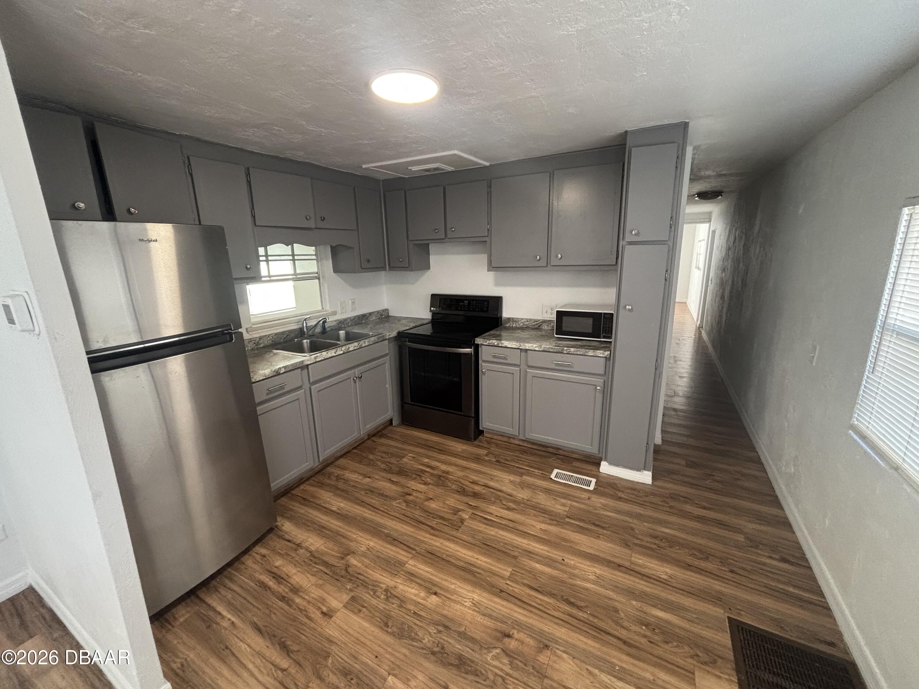 5480 Pineland Avenue