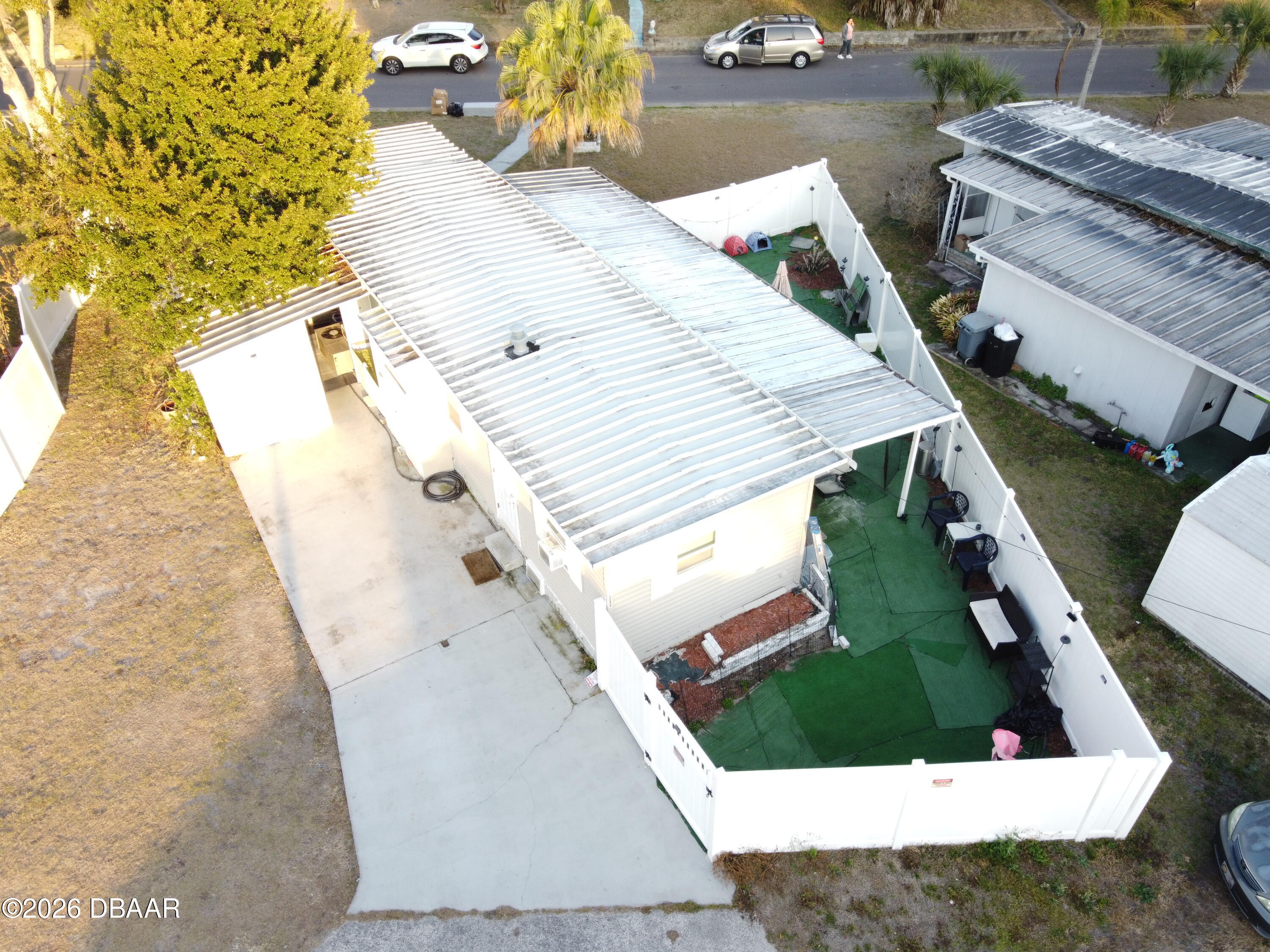 5240 Pineland Avenue