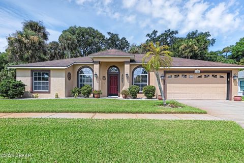 A home in South Daytona