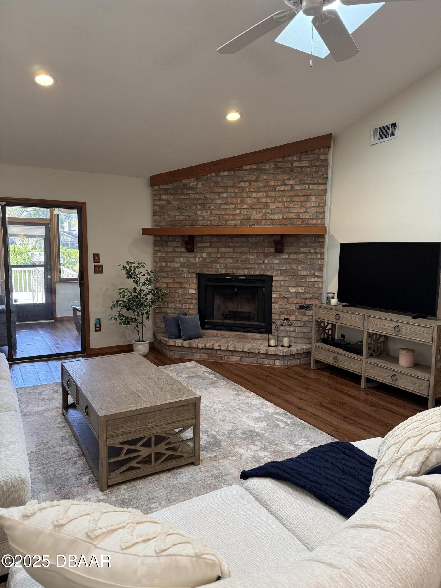 187 Deer Lake Circle