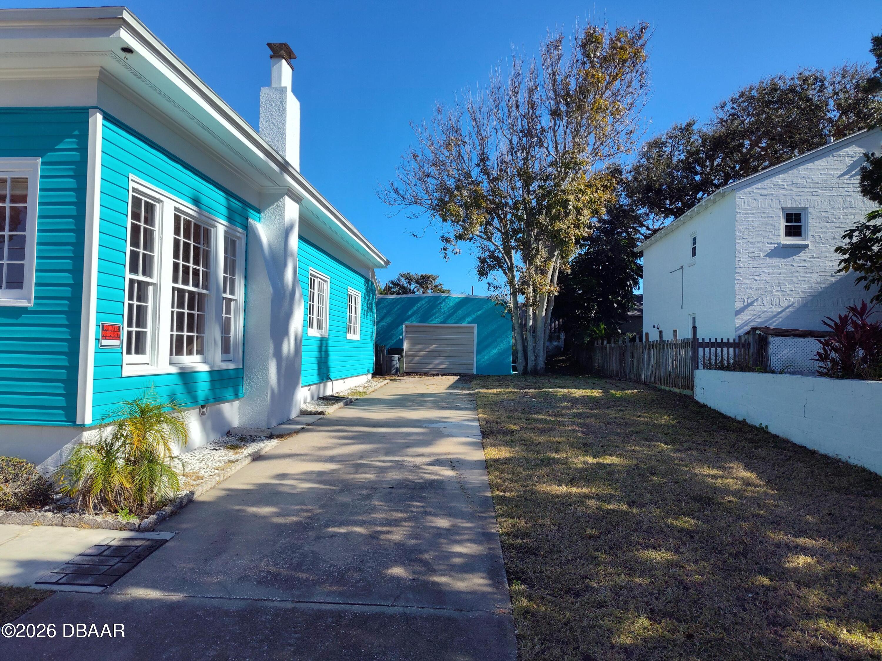 816 N Wild Olive Avenue