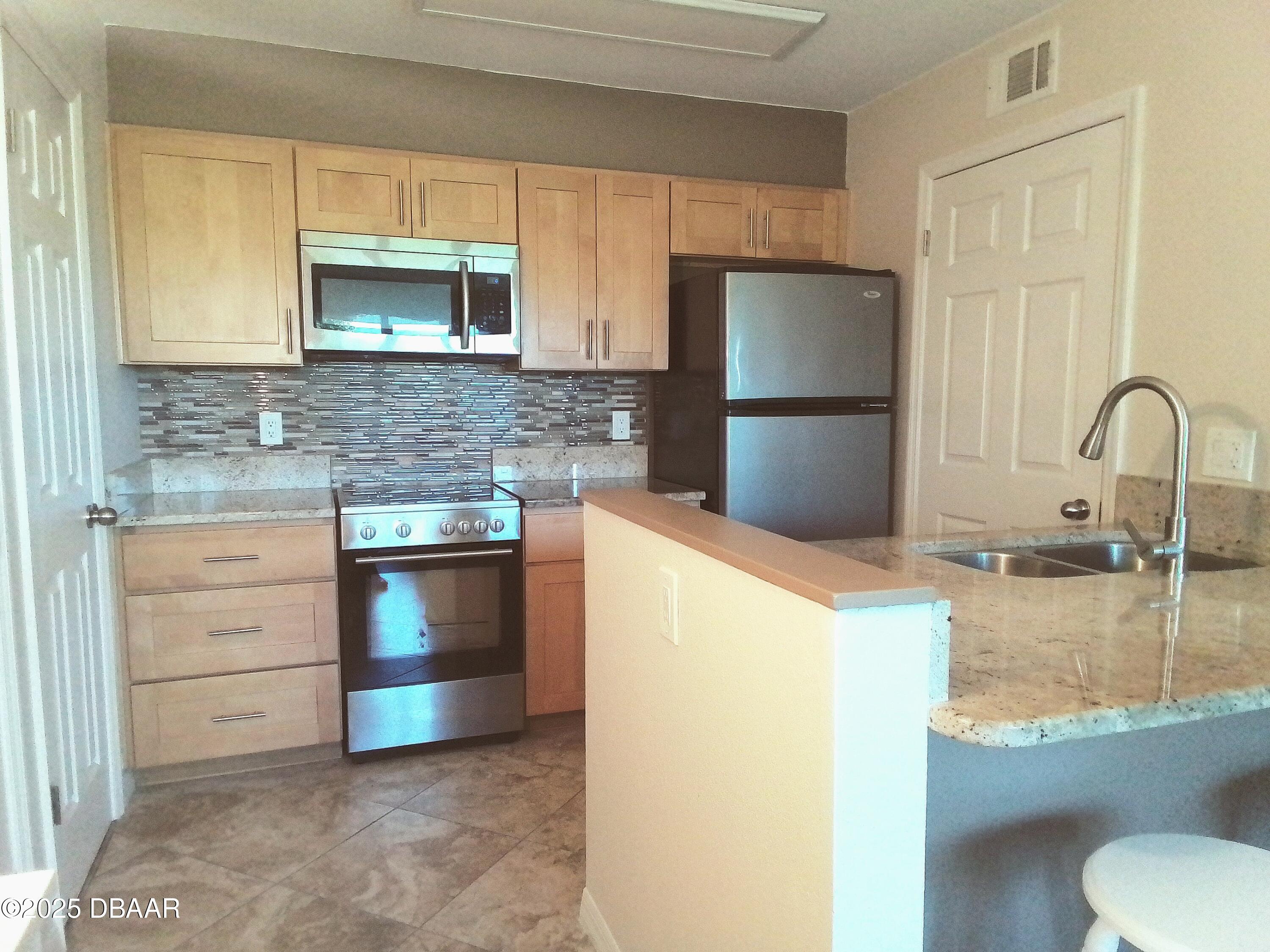 1401 S Palmetto Avenue 415