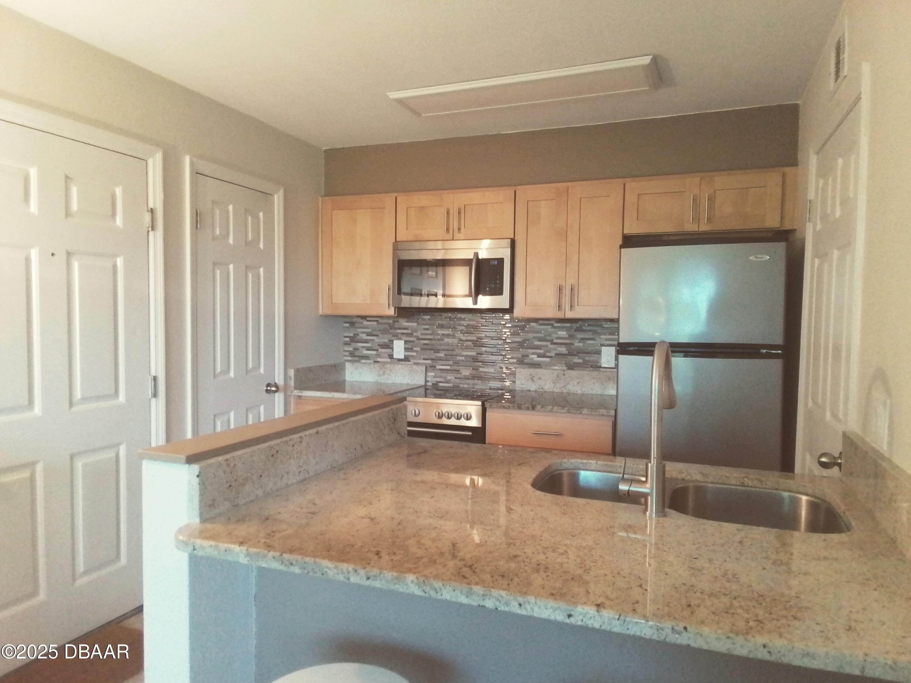 1401 S Palmetto Avenue 415