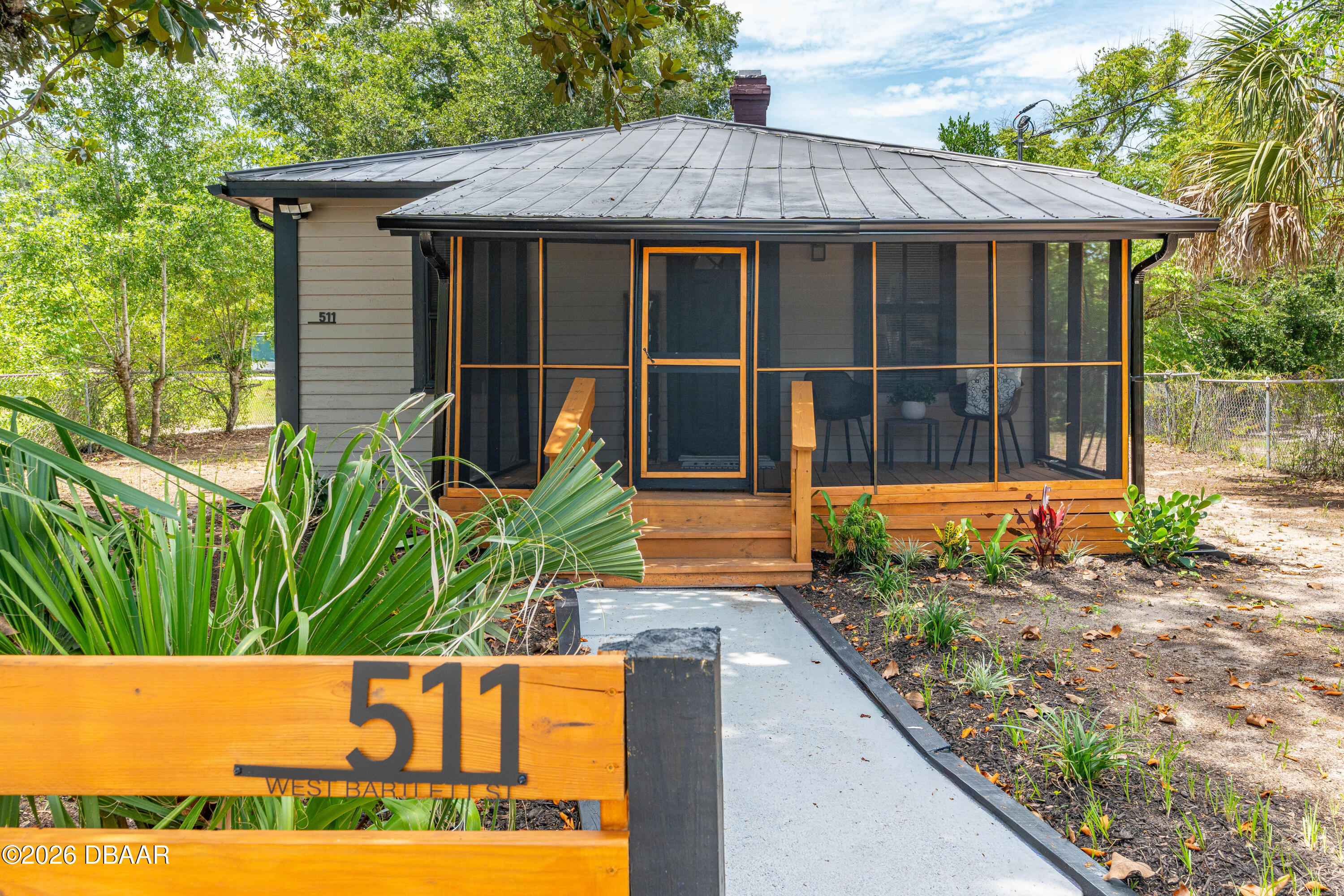 511 W Bartlett Street