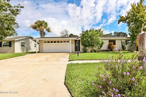 A home in South Daytona