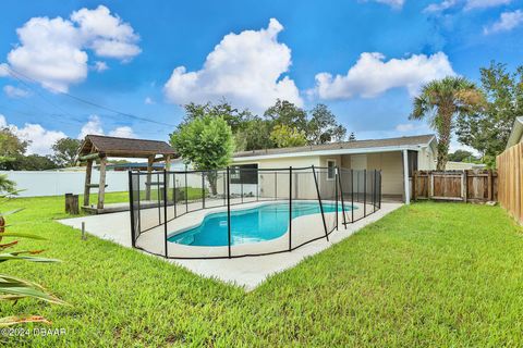 A home in South Daytona