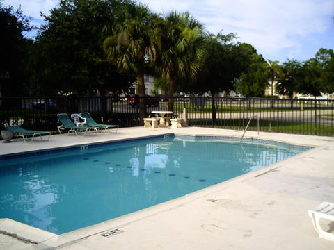 A home in South Daytona