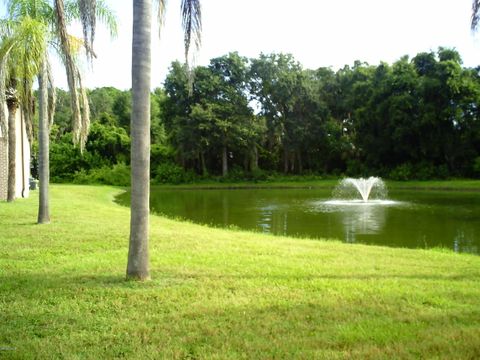 A home in South Daytona